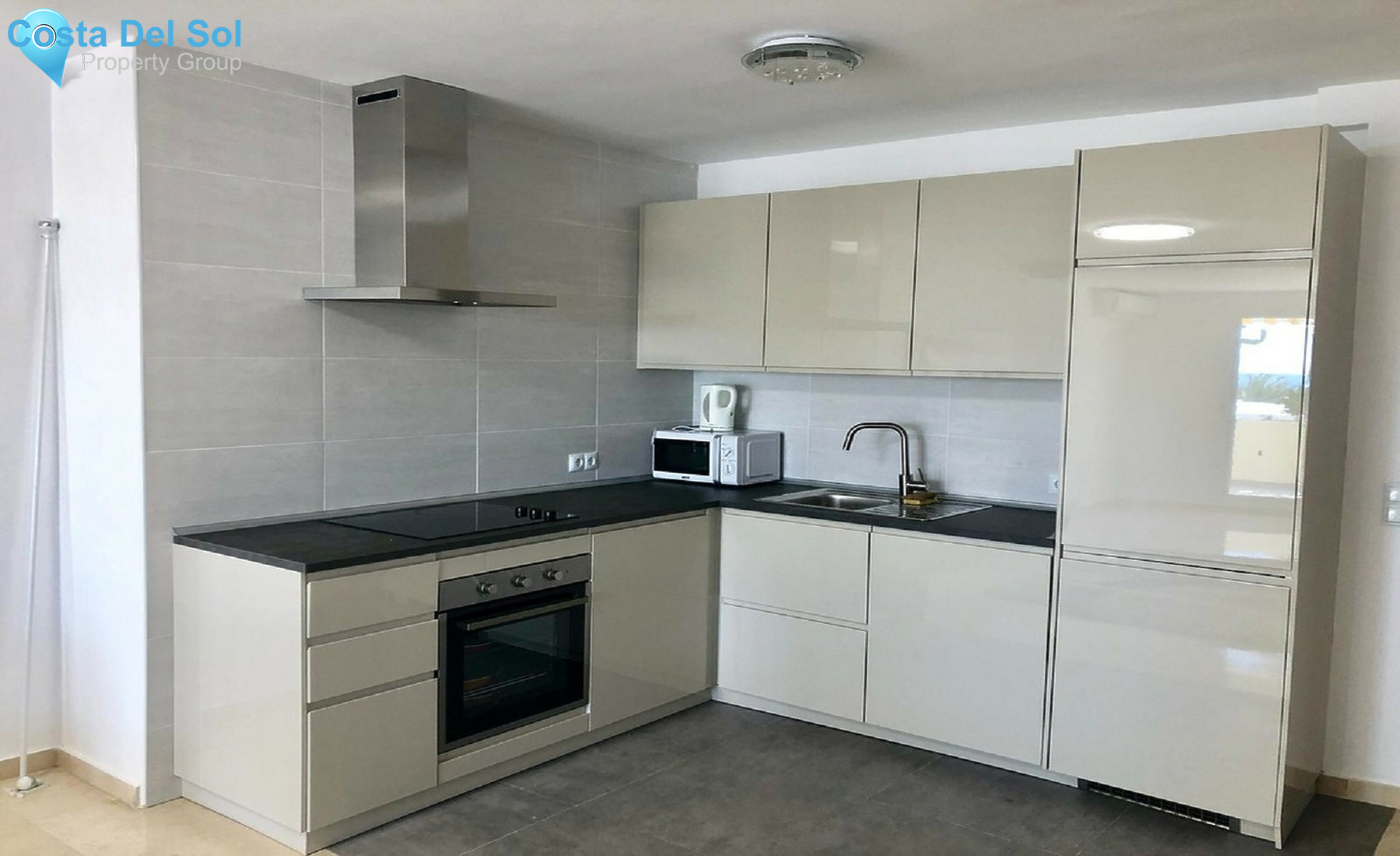 Middle Floor Apartment in Estepona-1329604