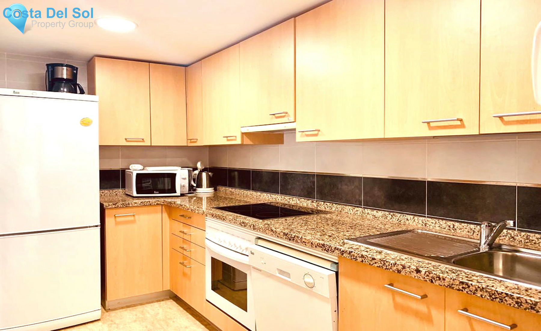 Middle Floor Apartment in Estepona-1330365