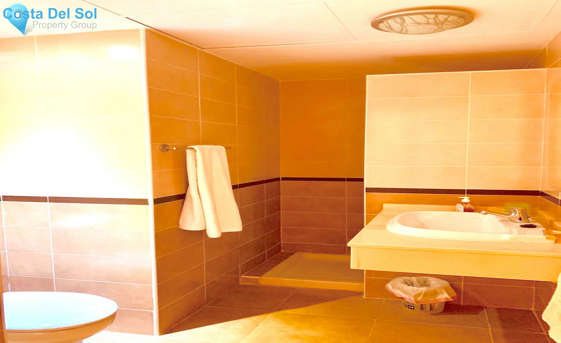 Middle Floor Apartment in Estepona-1330369