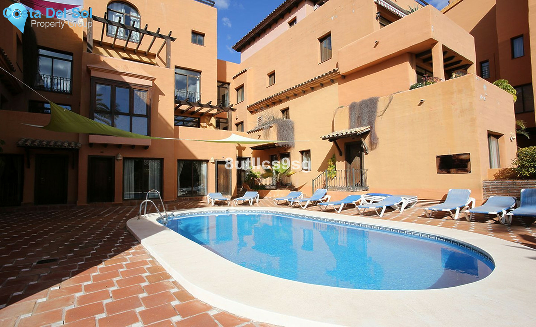 Middle Floor Apartment in Estepona-1330632