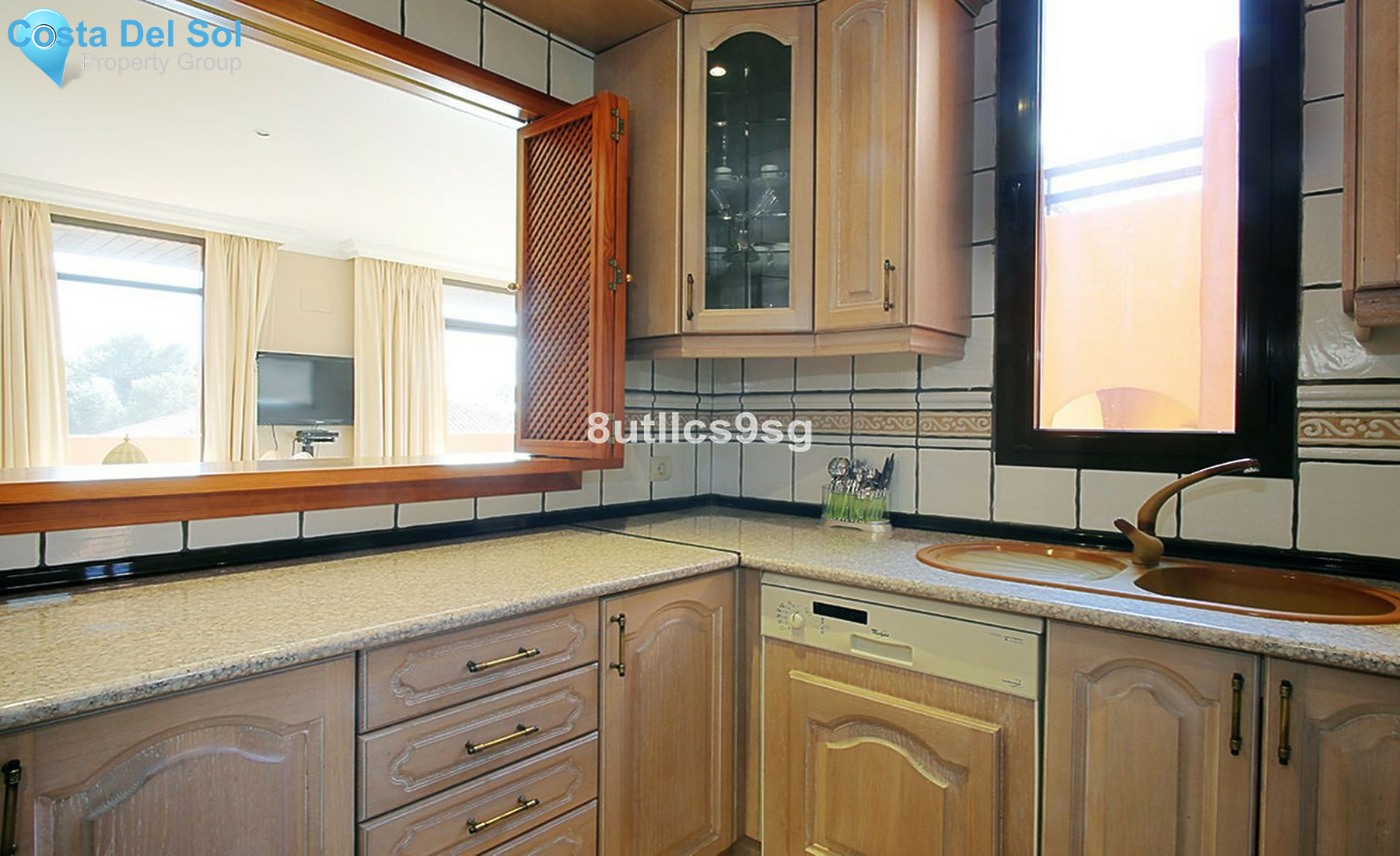Middle Floor Apartment in Estepona-1330643