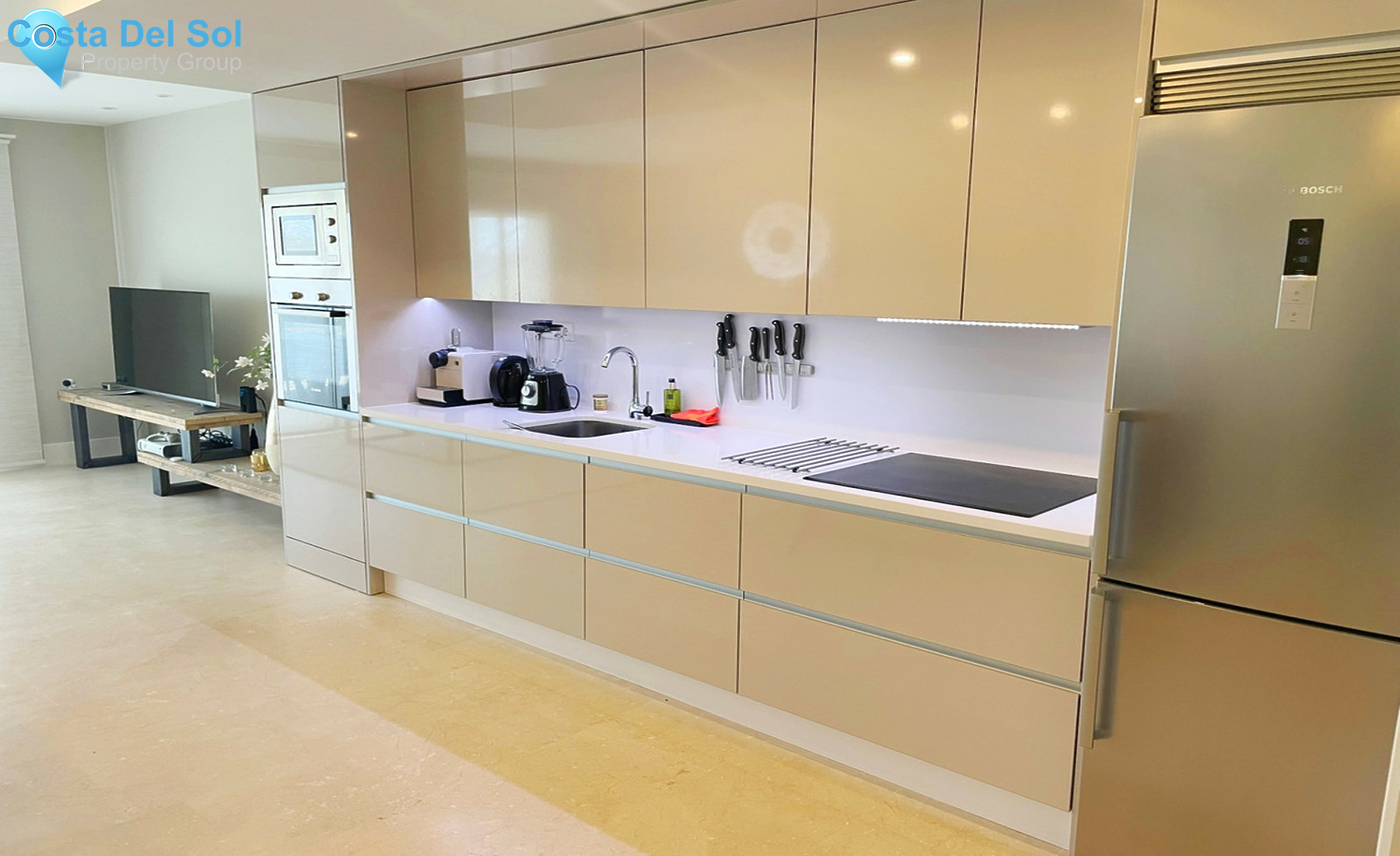 Middle Floor Apartment in Estepona-1330746