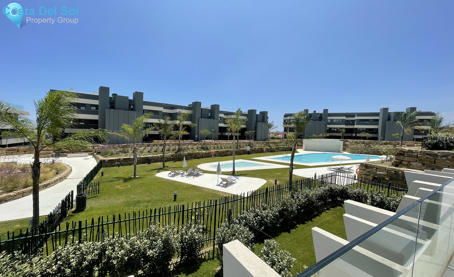 Middle Floor Apartment in Estepona-1331921