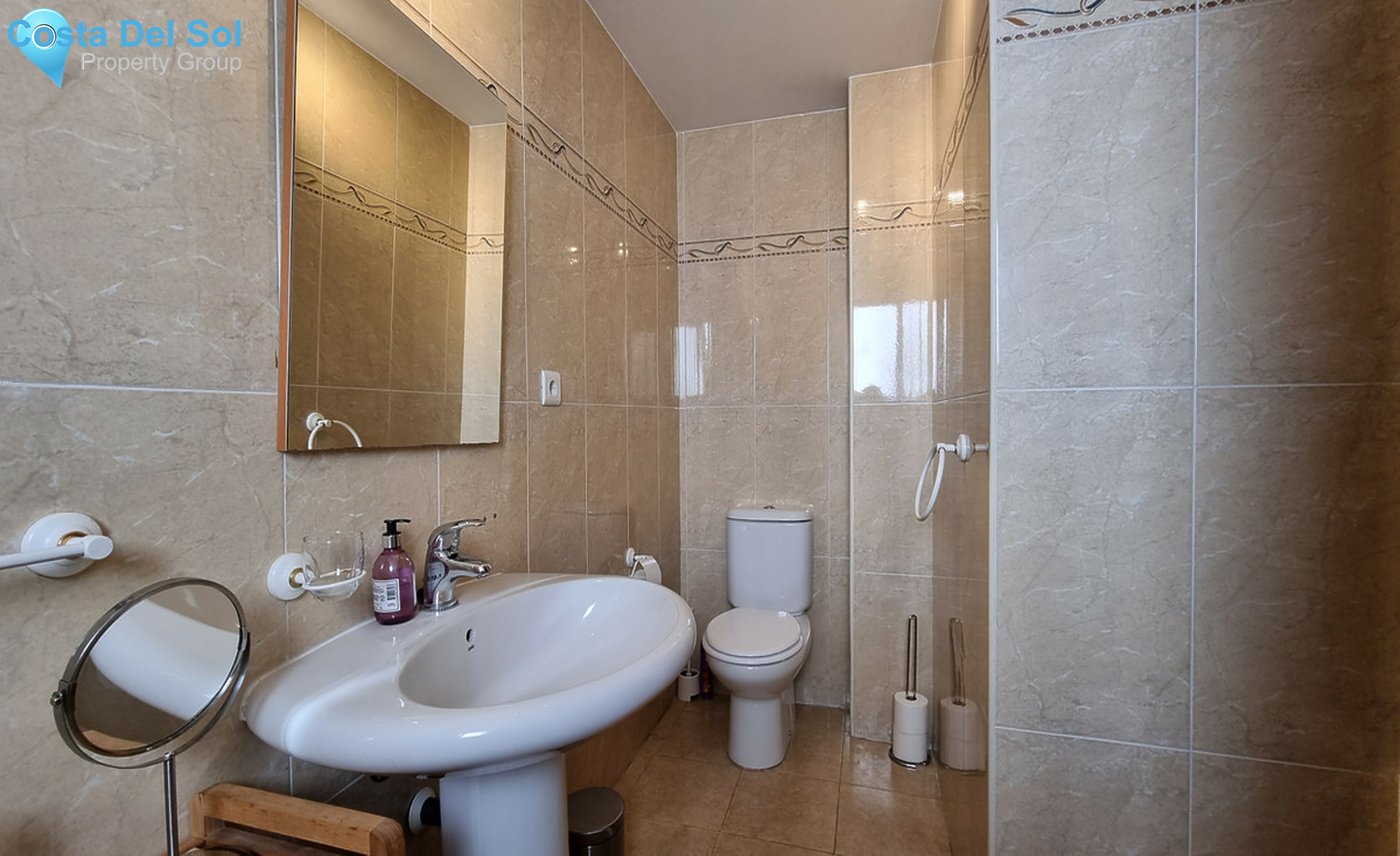 Middle Floor Apartment in Estepona-1343201