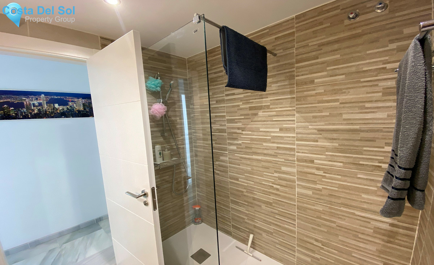 Middle Floor Apartment in Estepona-1349582