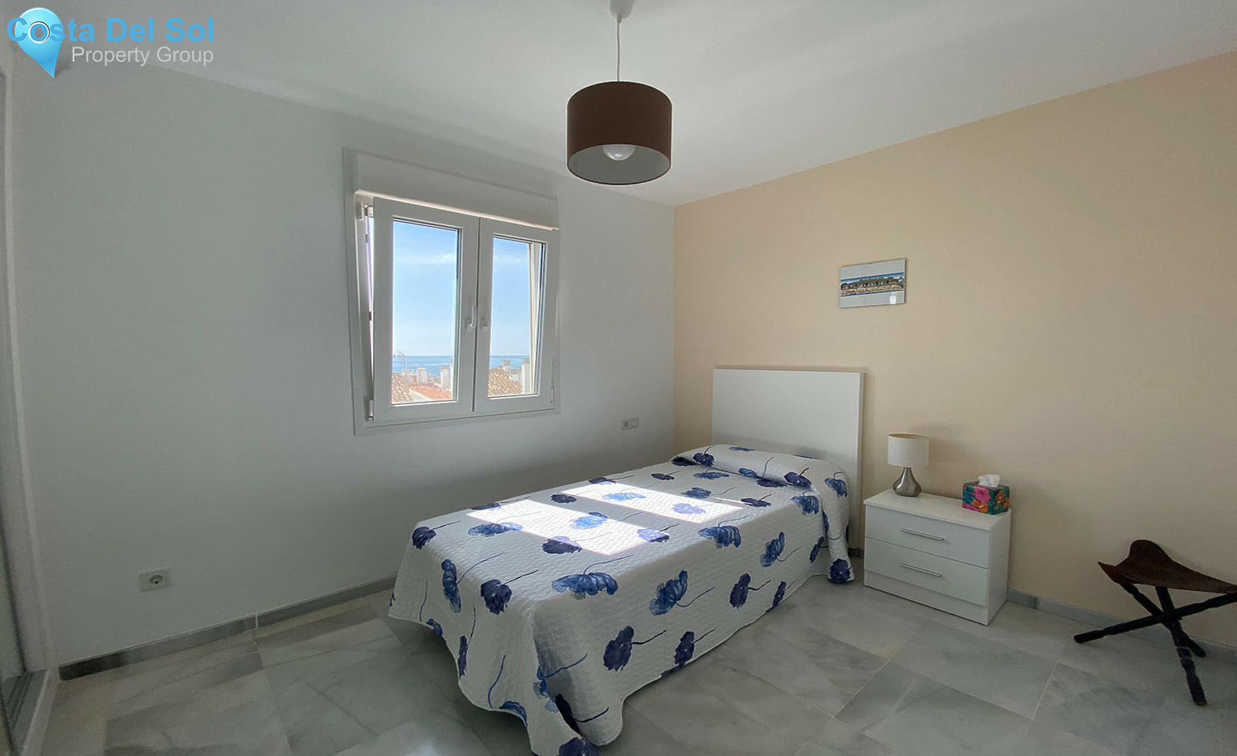 Middle Floor Apartment in Estepona-1349583