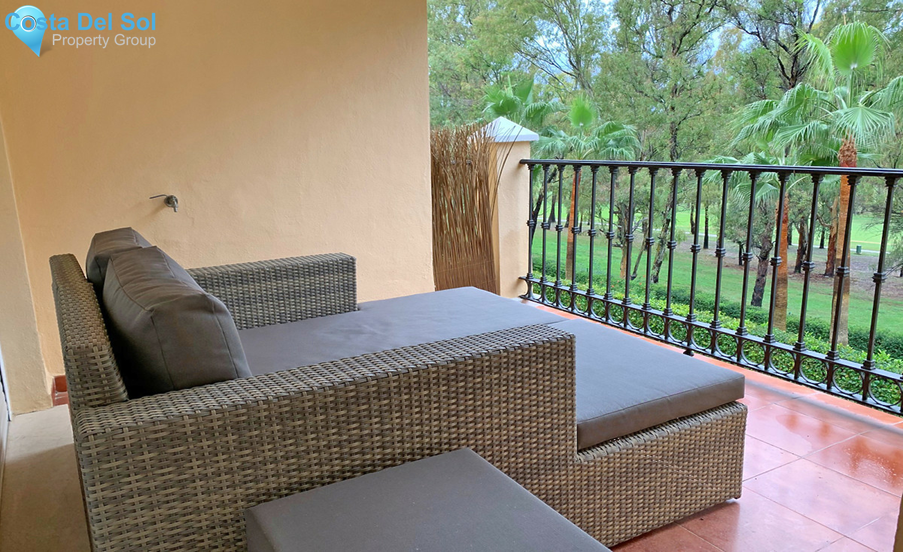 Middle Floor Apartment in Estepona-1352243