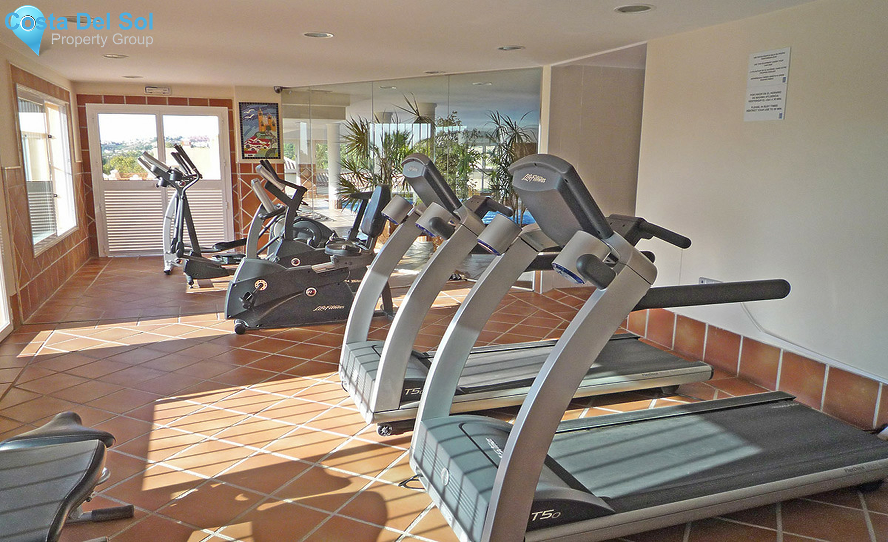 Middle Floor Apartment in Estepona-1352245