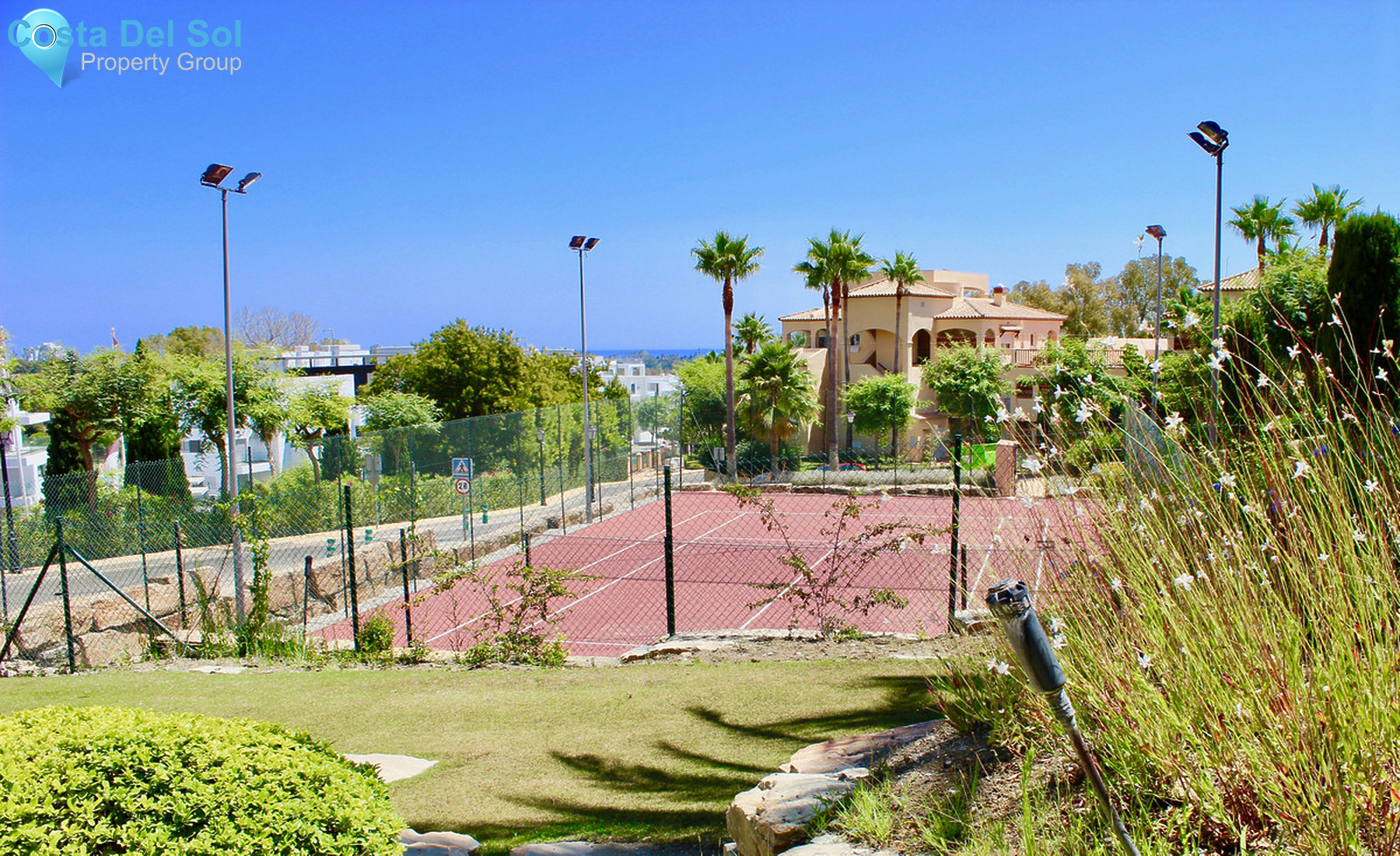 Middle Floor Apartment in Estepona-1352246