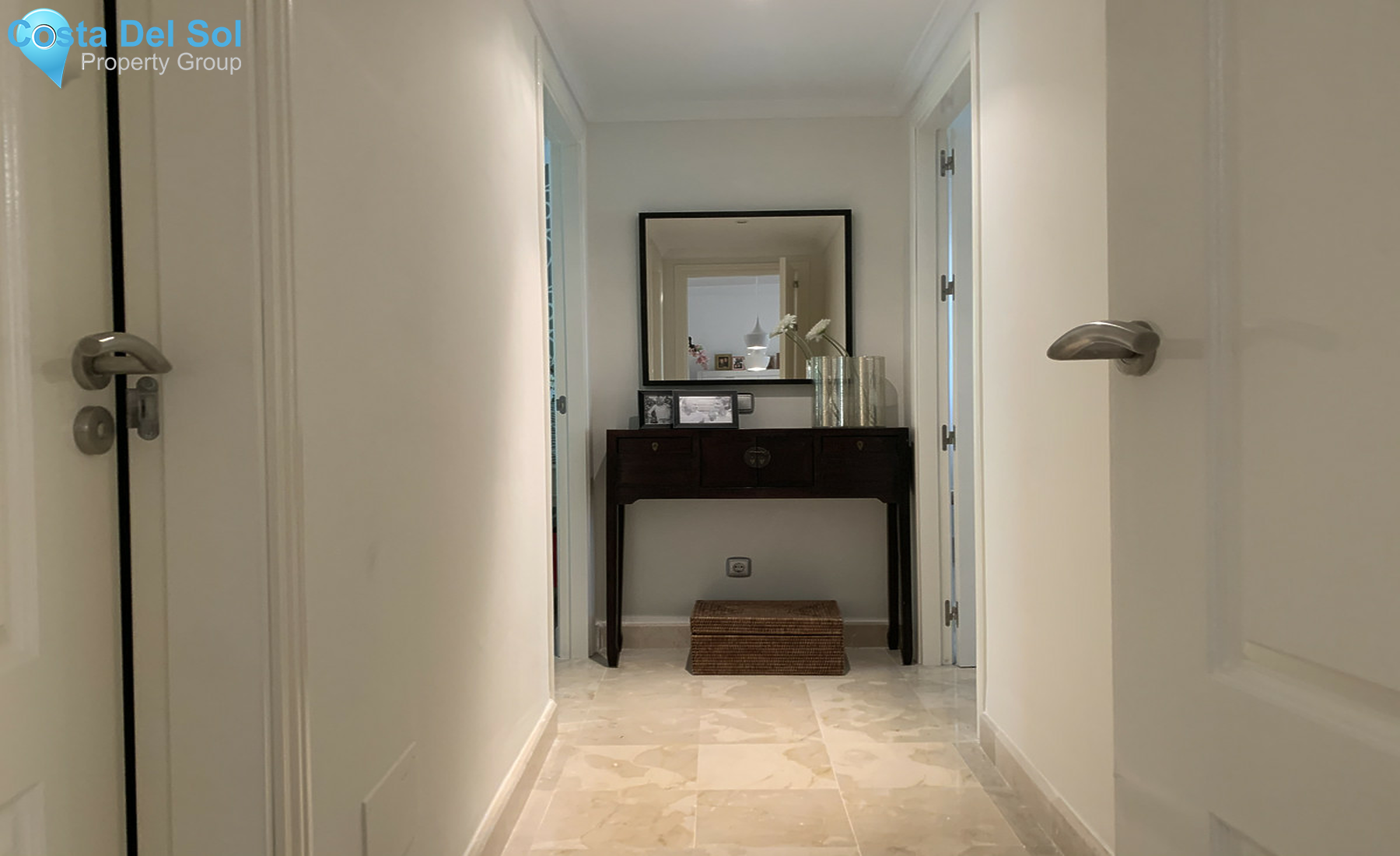 Middle Floor Apartment in Estepona-1352249