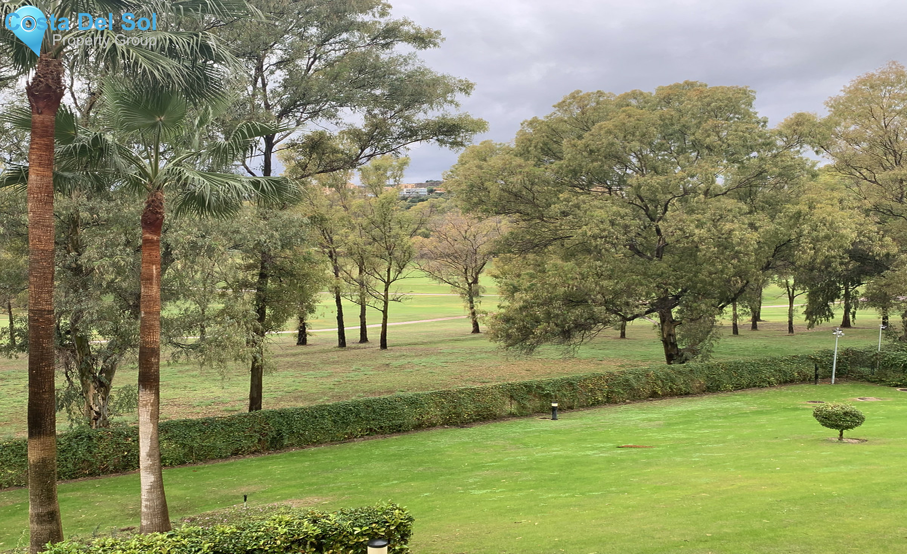 Middle Floor Apartment in Estepona-1352235