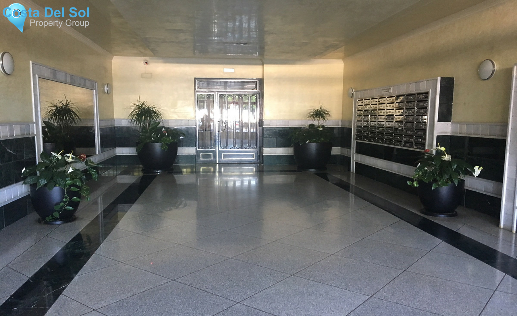 Middle Floor Apartment in Estepona-1353514