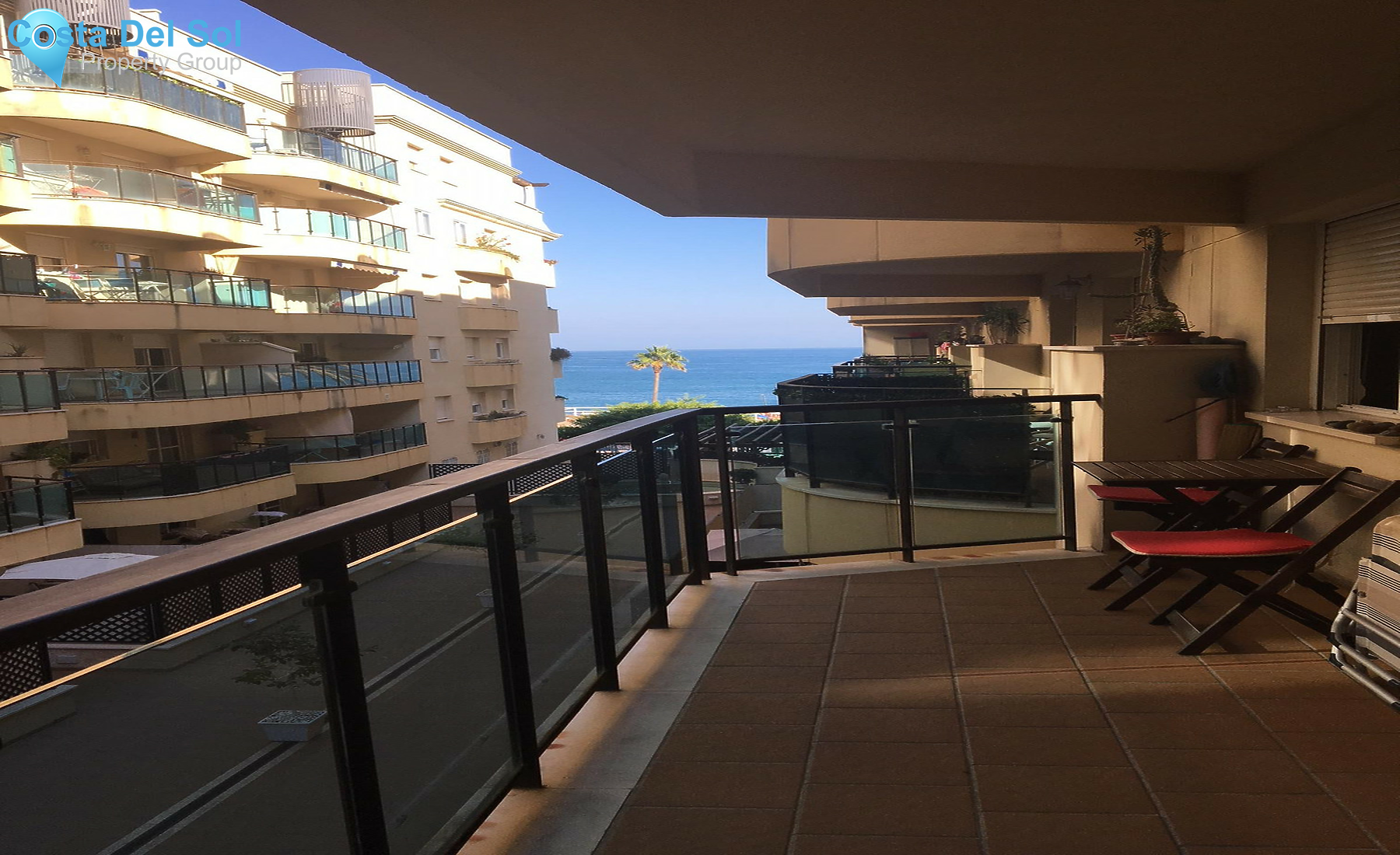 Middle Floor Apartment in Estepona-1353498