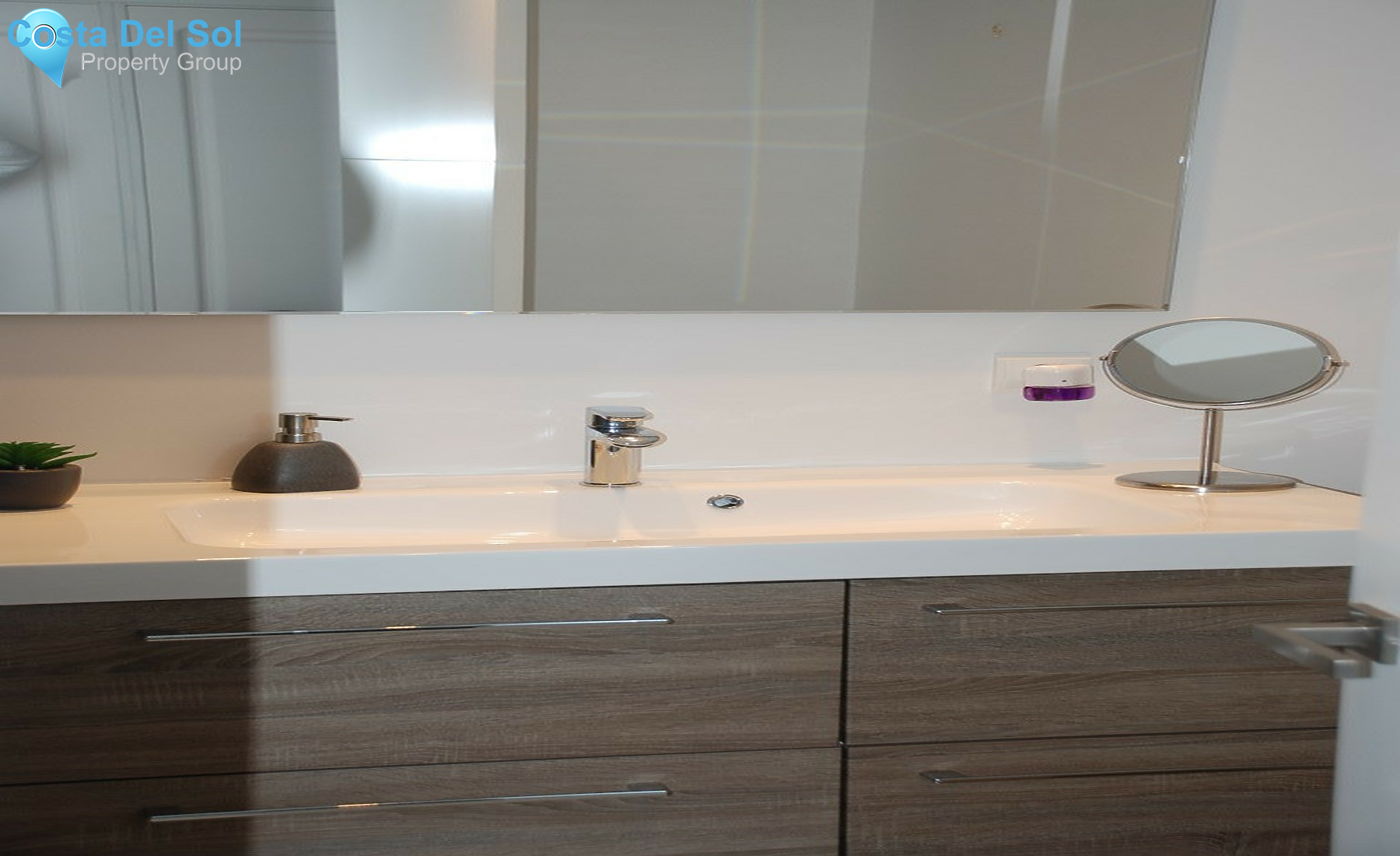 Middle Floor Apartment in Estepona-1355008