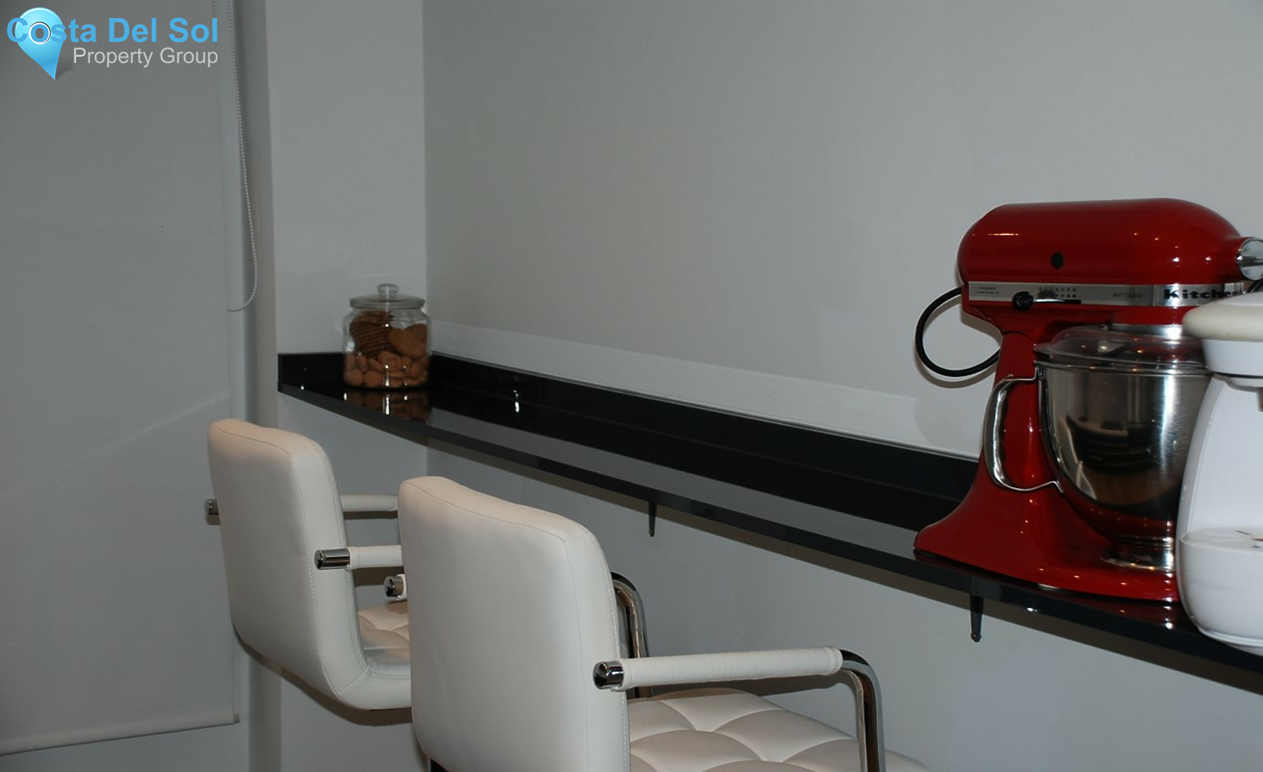 Middle Floor Apartment in Estepona-1355002