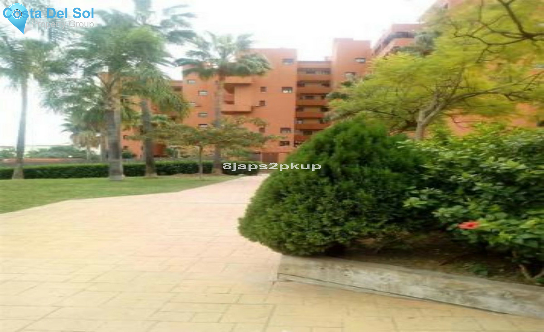 Middle Floor Apartment in Estepona-1355630