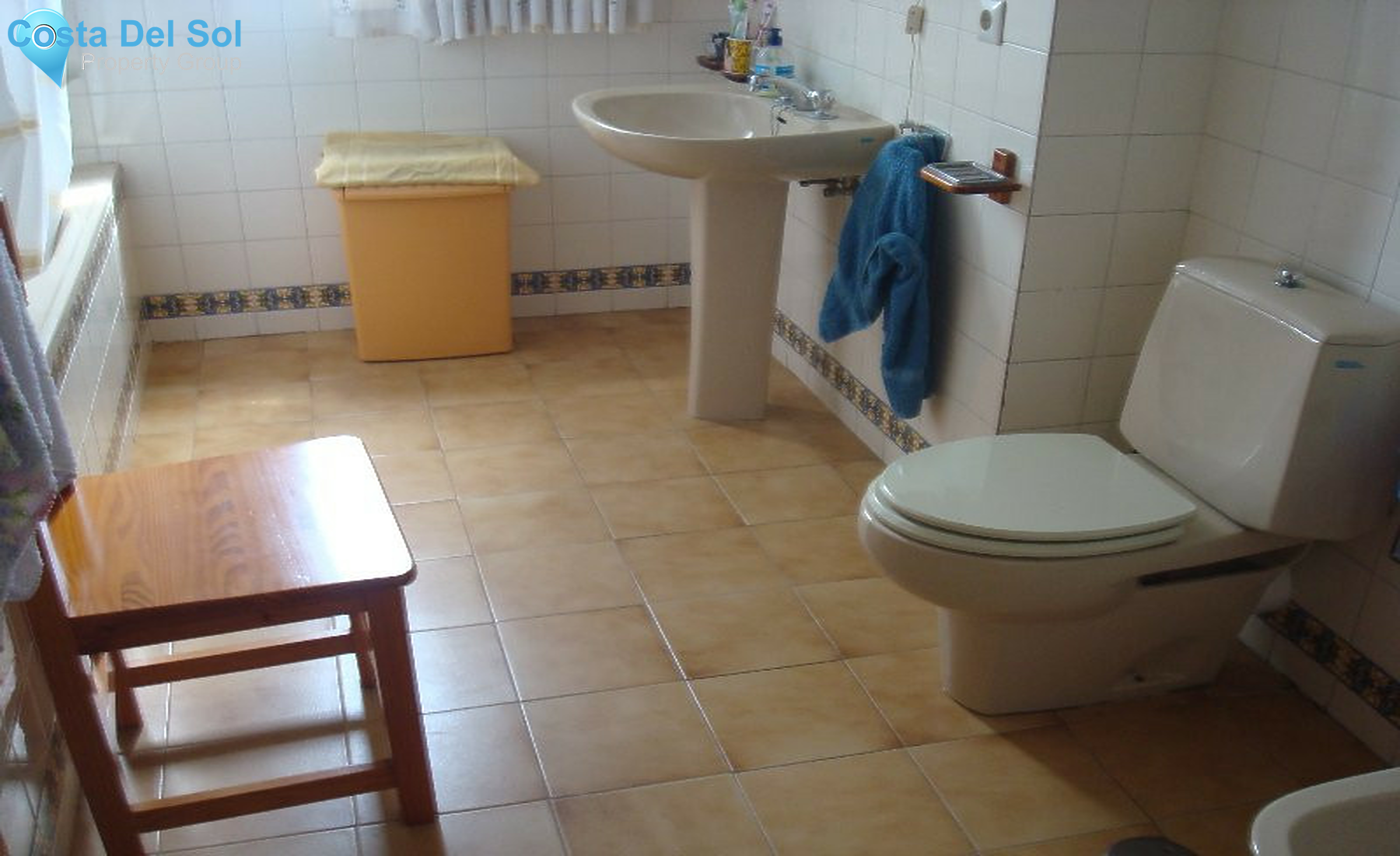 Middle Floor Apartment in Estepona-1358525