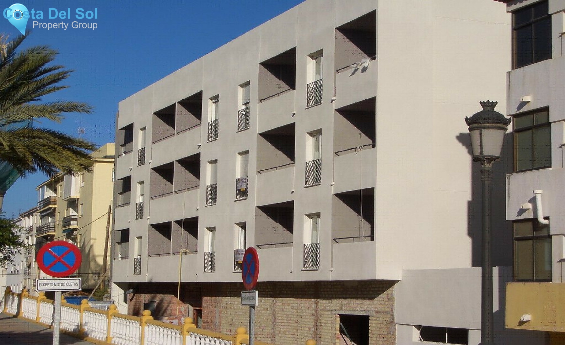 Middle Floor Apartment in Estepona-1361065