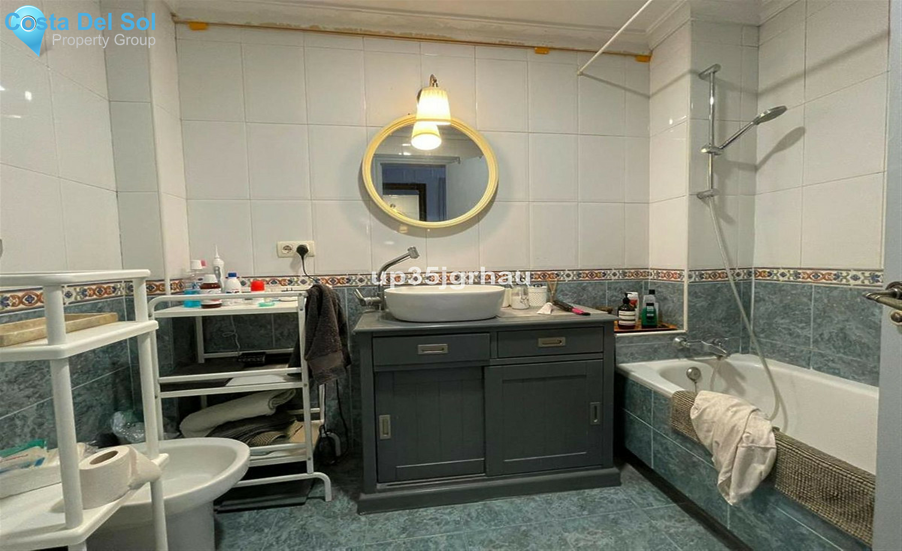 Middle Floor Apartment in Estepona