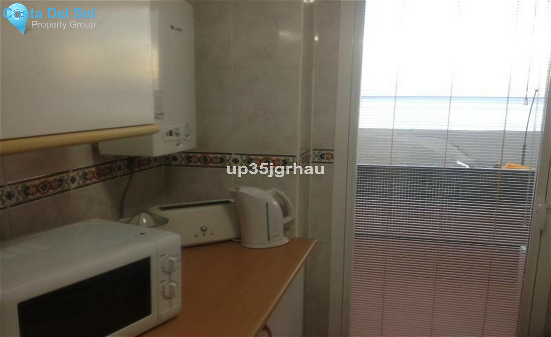 Middle Floor Apartment in Estepona-1367742