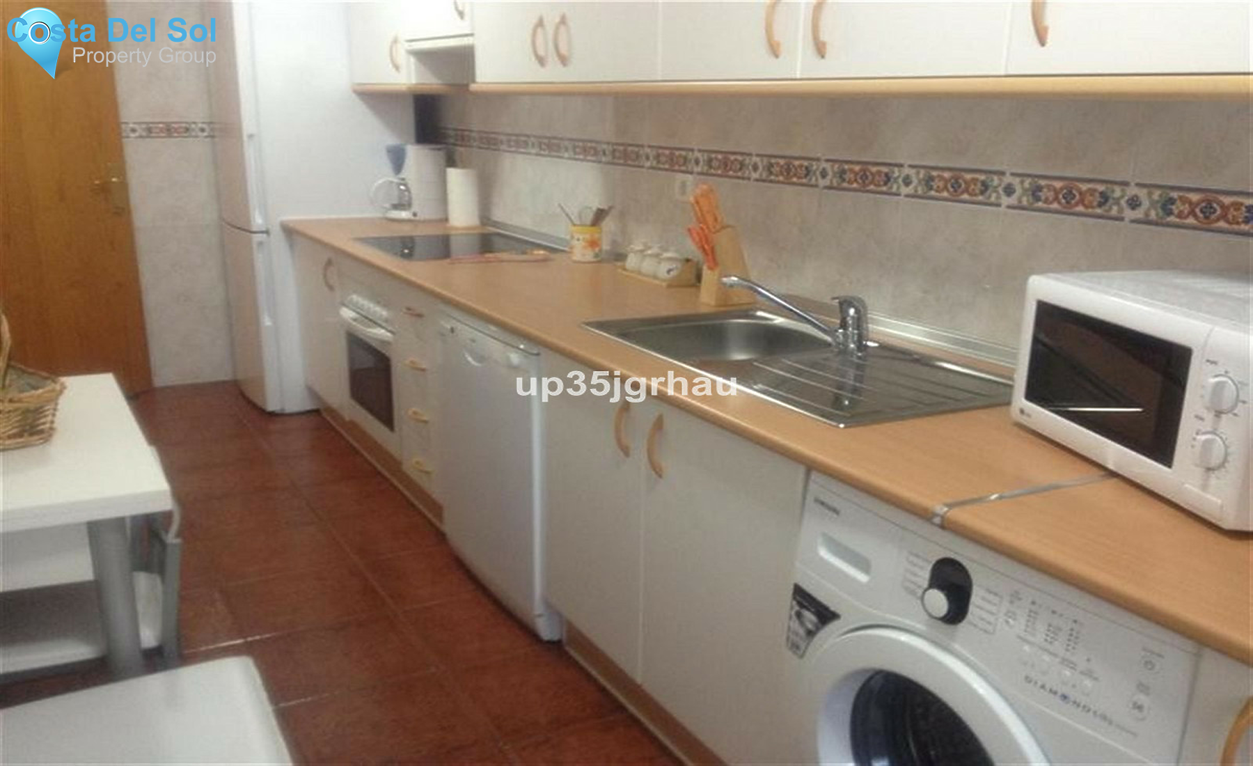 Middle Floor Apartment in Estepona-1367731