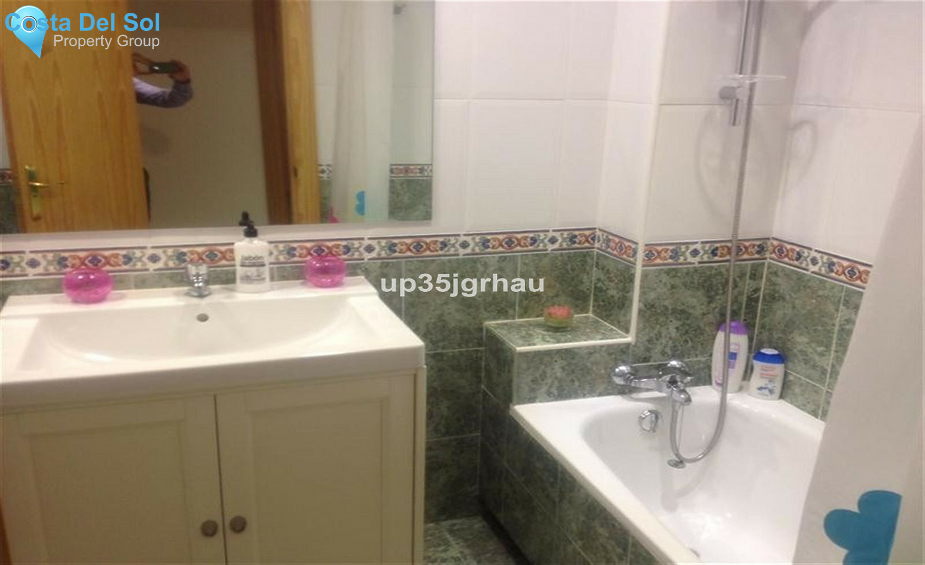 Middle Floor Apartment in Estepona-1367734