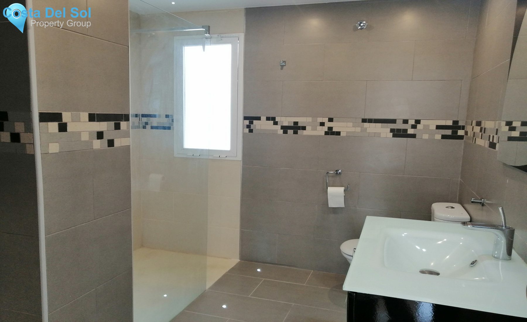 Middle Floor Apartment in Estepona-1374096