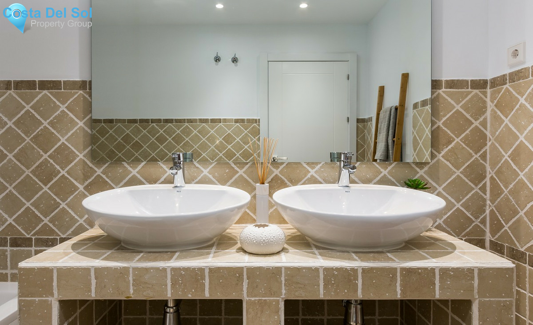 Middle Floor Apartment in Estepona-1374881