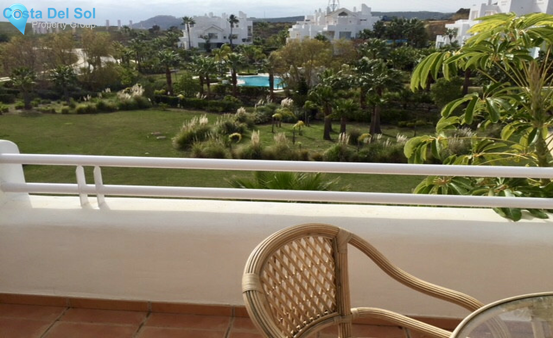 Middle Floor Apartment in Estepona-1385494