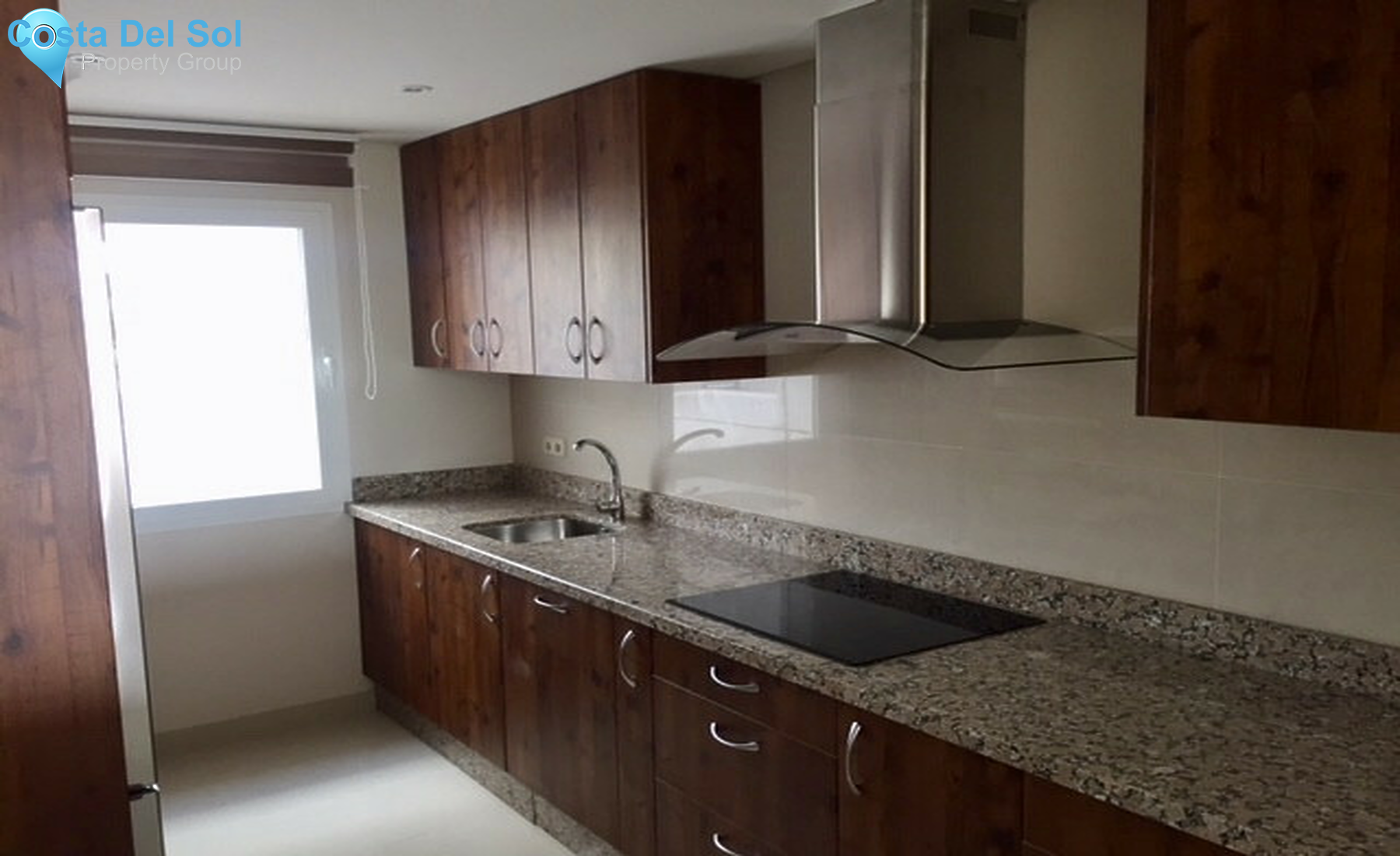 Middle Floor Apartment in Estepona-1385500