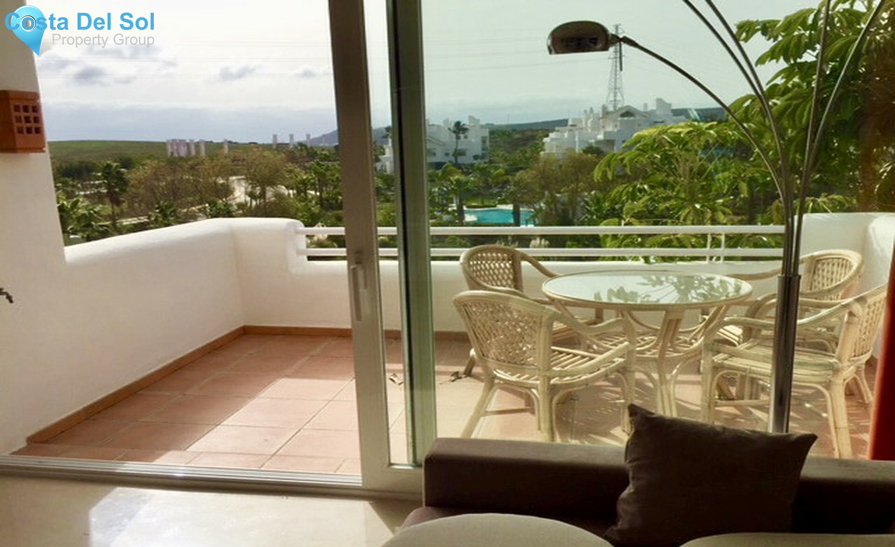 Middle Floor Apartment in Estepona-1385486