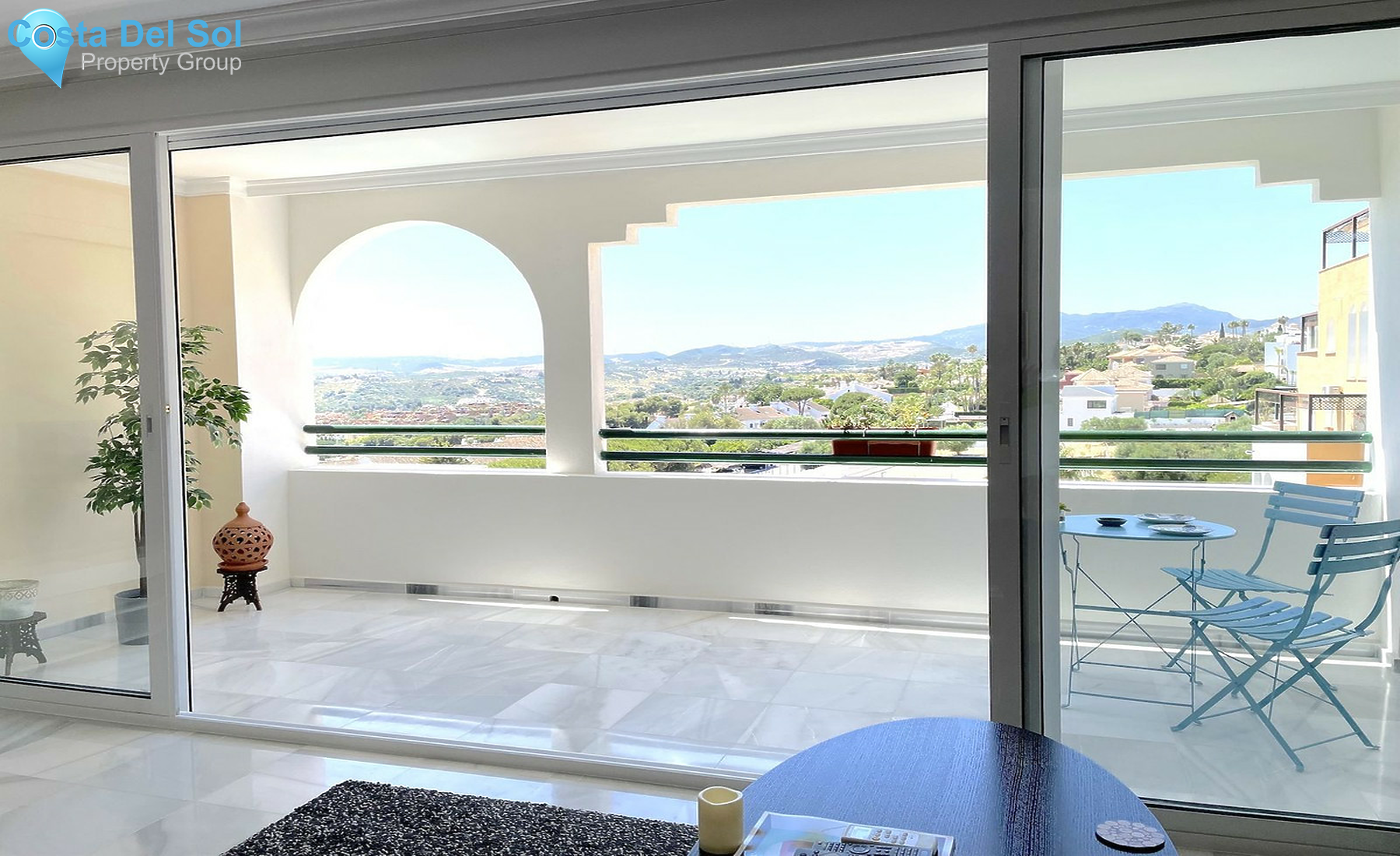 Middle Floor Apartment in Estepona-1402175