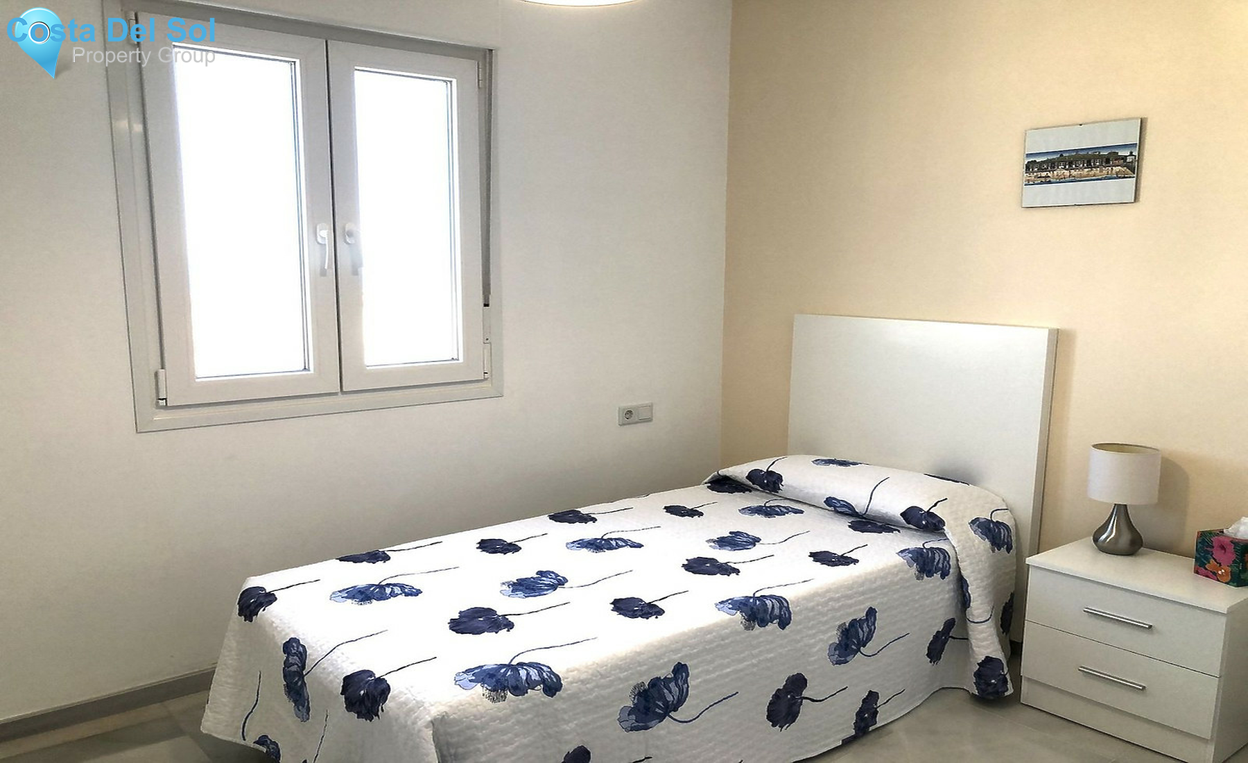 Middle Floor Apartment in Estepona-1402190