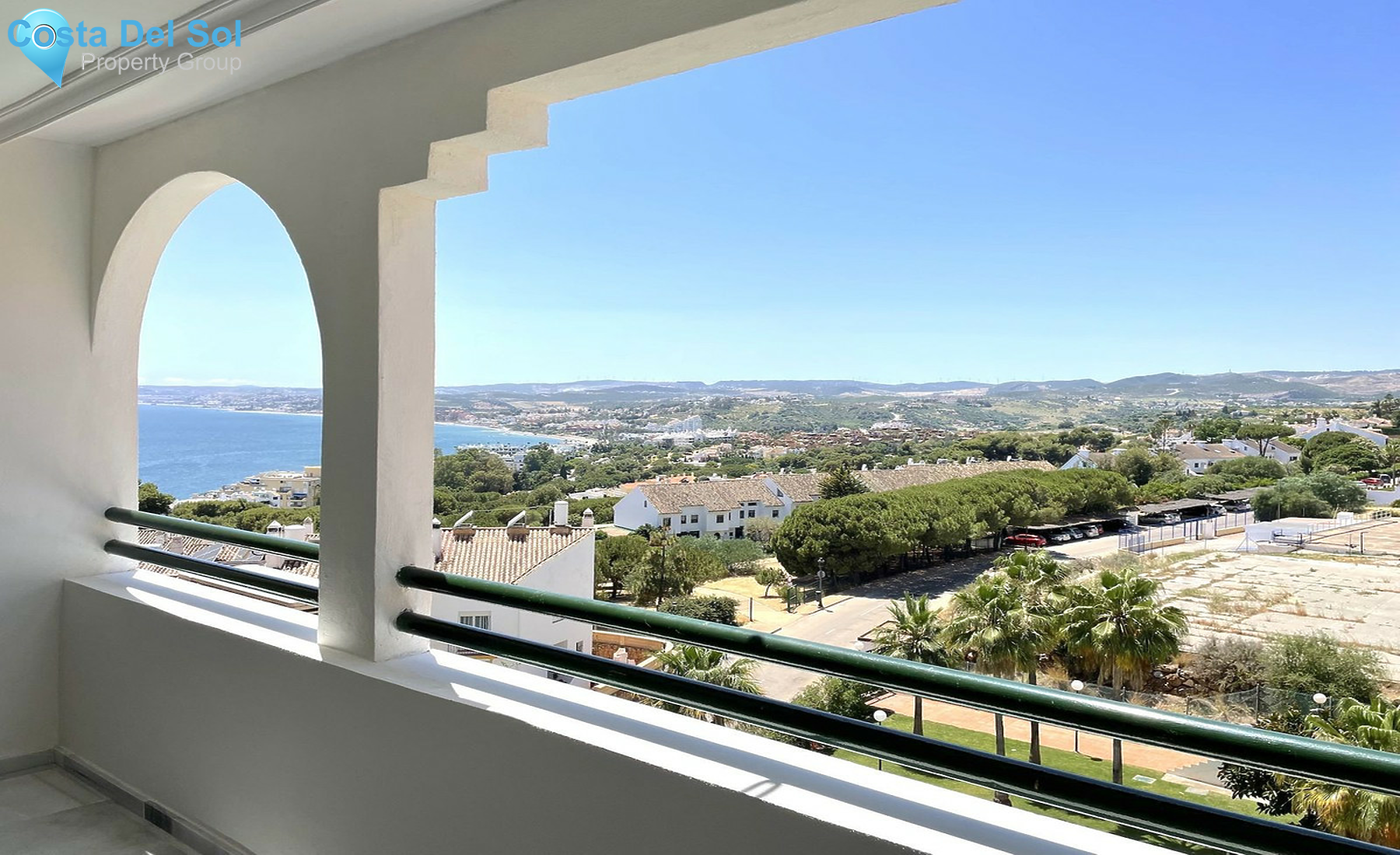 Middle Floor Apartment in Estepona-1402180