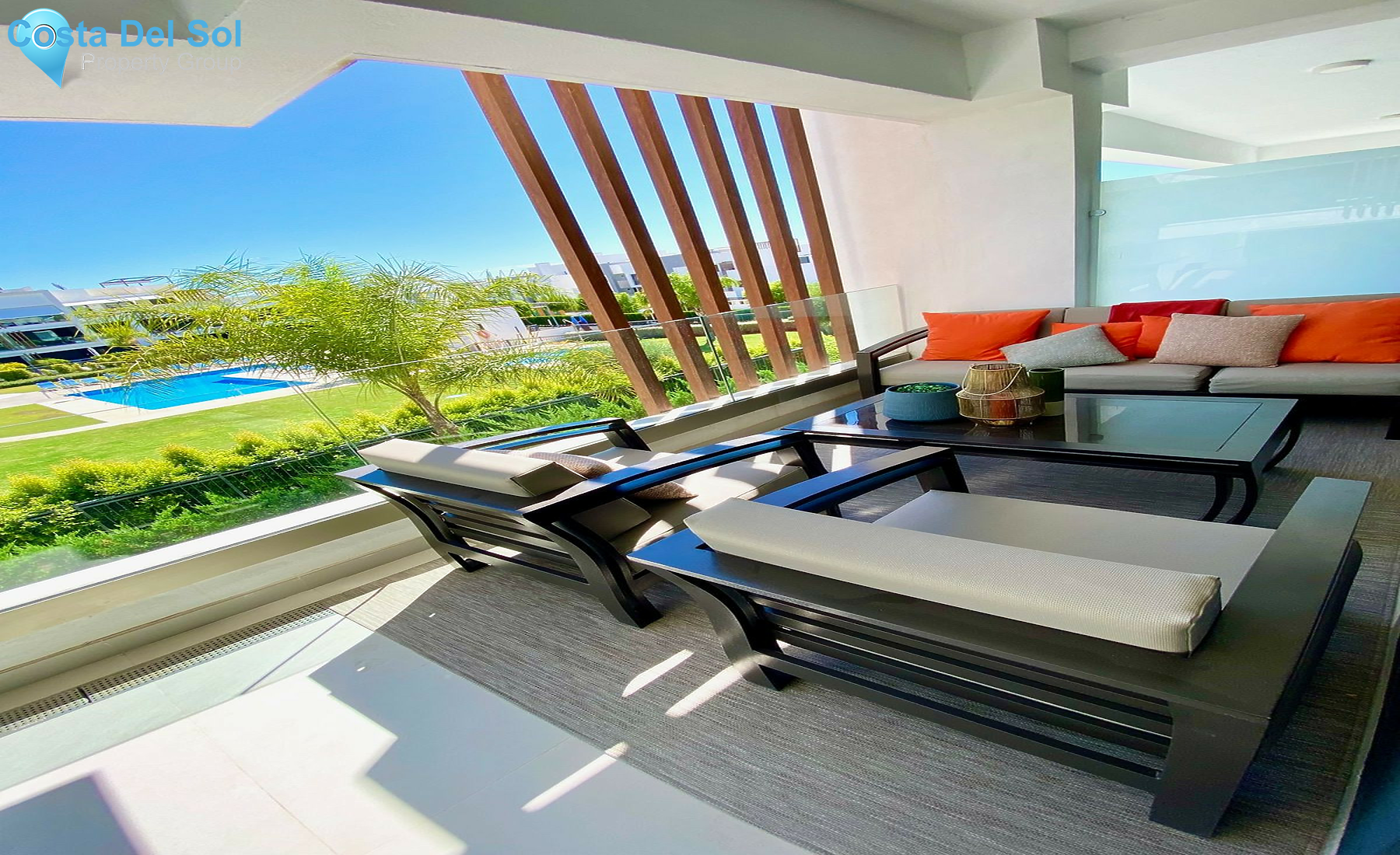 Middle Floor Apartment in Estepona-1404138