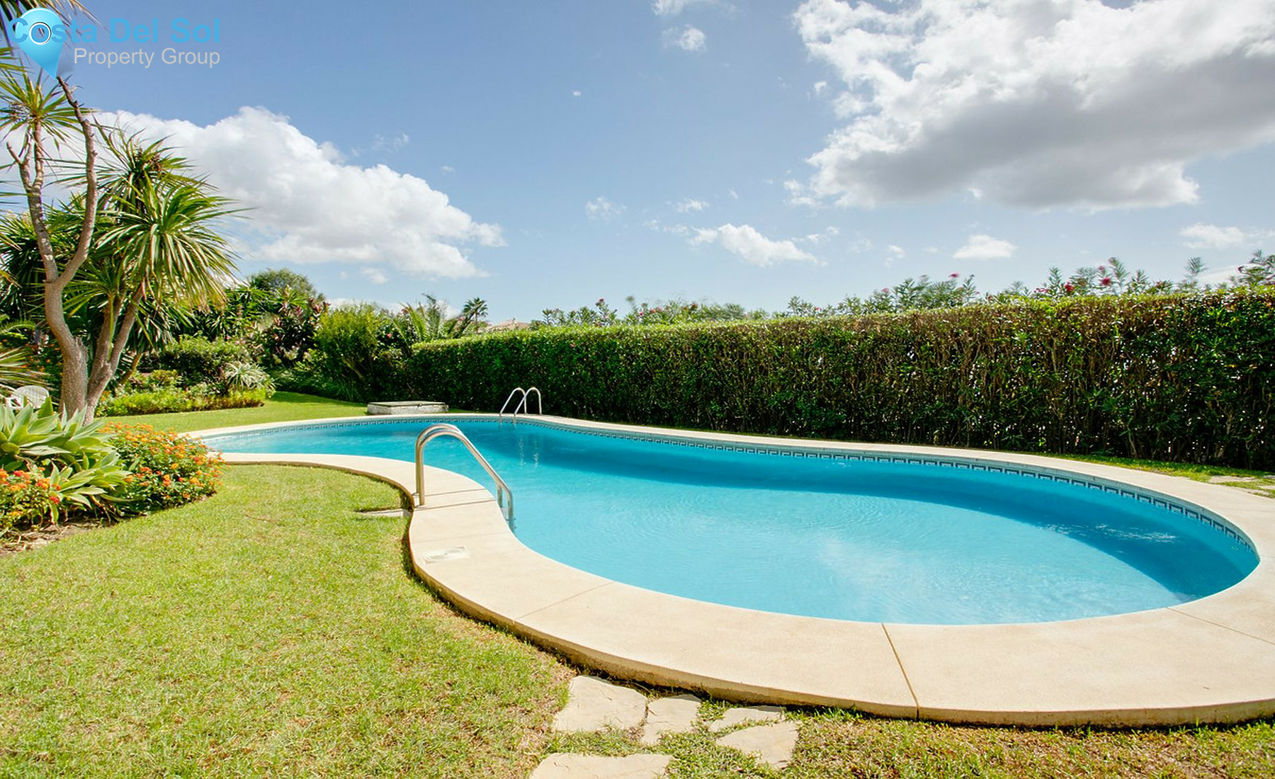 Middle Floor Apartment in Estepona-1405265