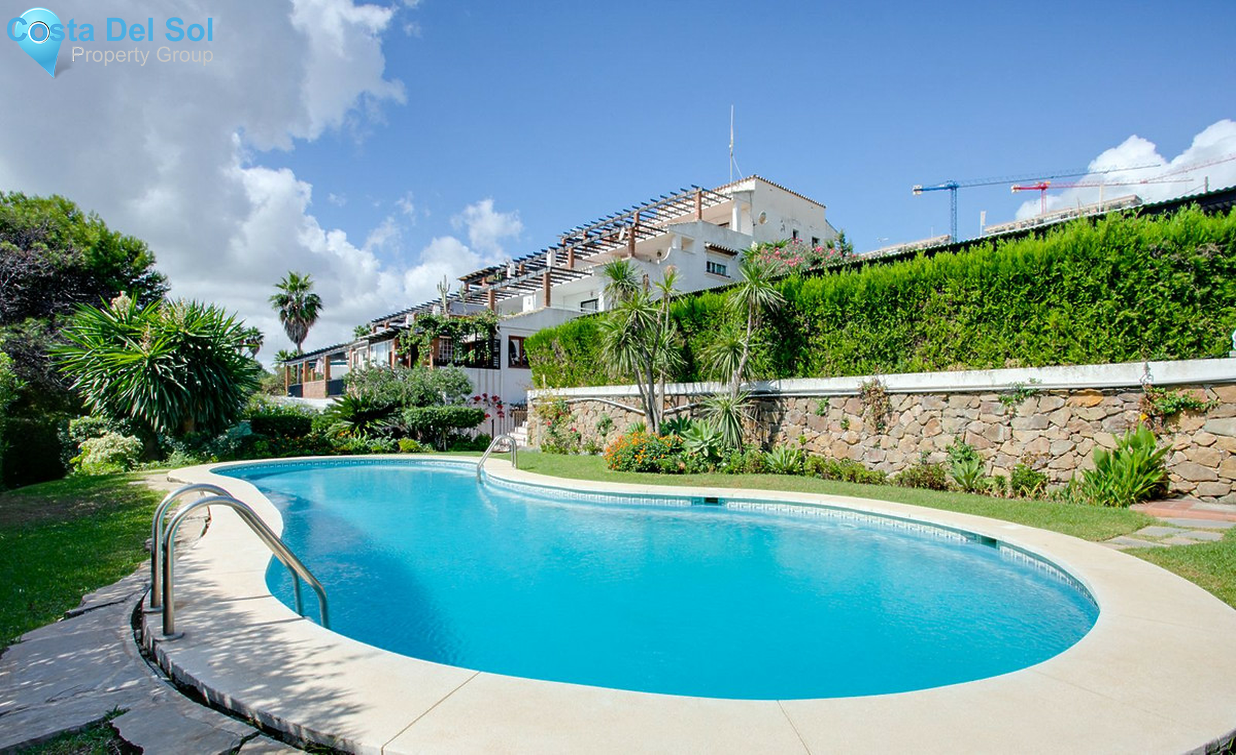 Middle Floor Apartment in Estepona-1405267