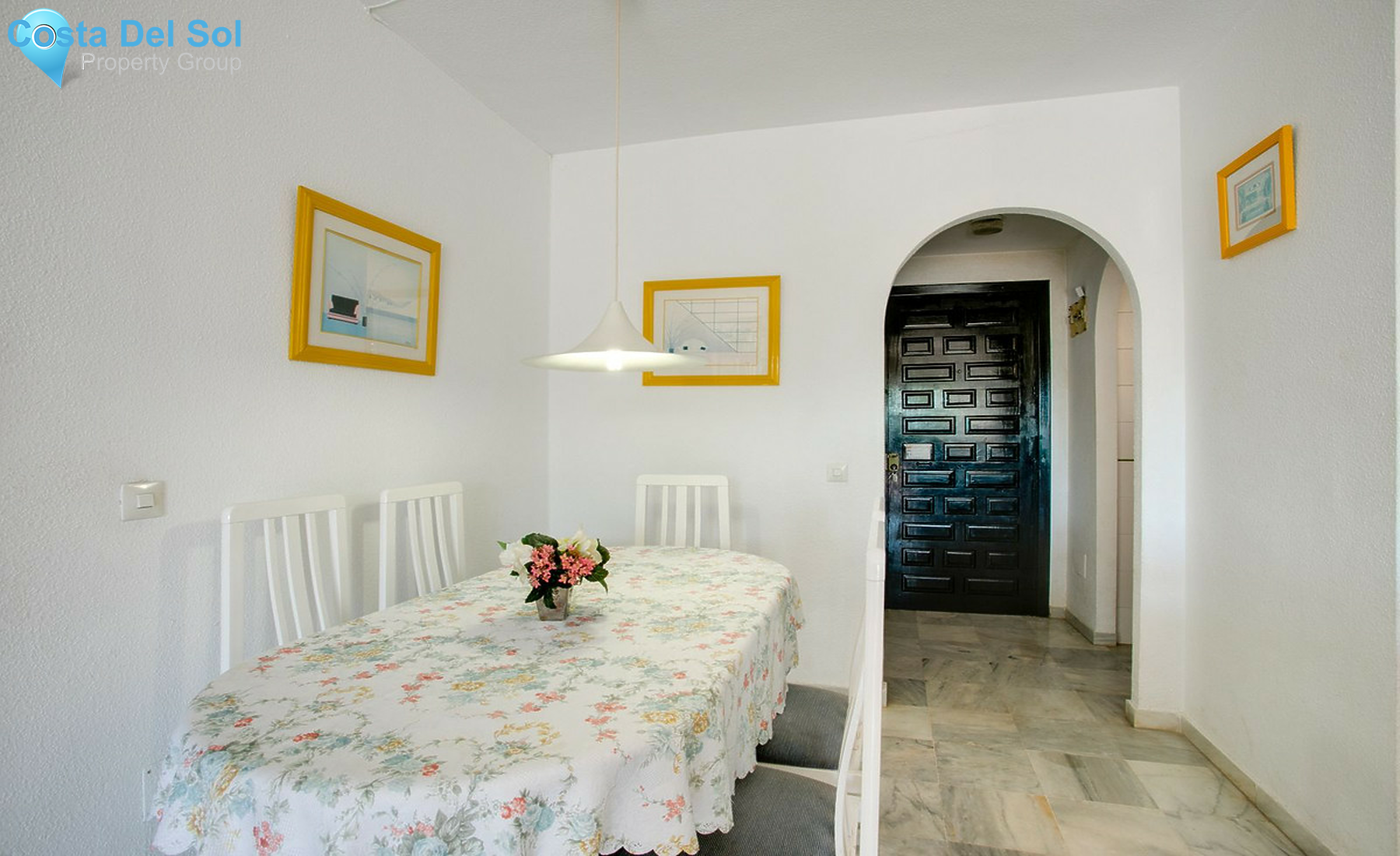 Middle Floor Apartment in Estepona-1405271