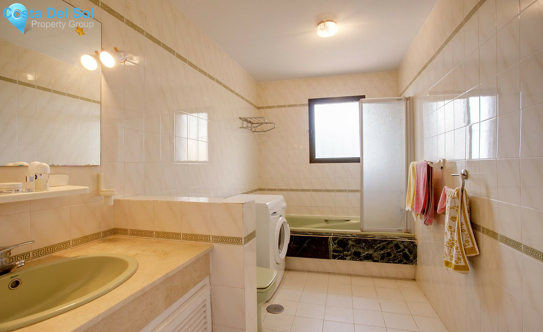 Middle Floor Apartment in Estepona-1405274