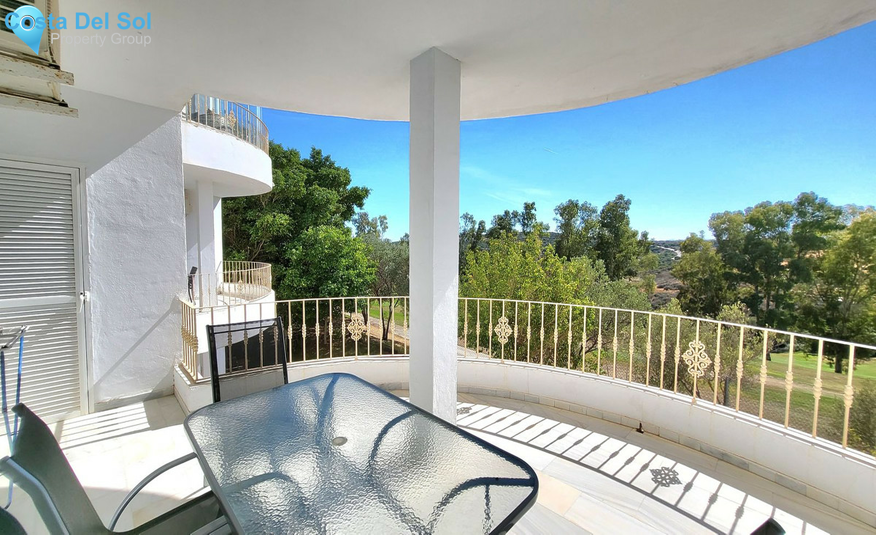 Middle Floor Apartment in Estepona-1406896