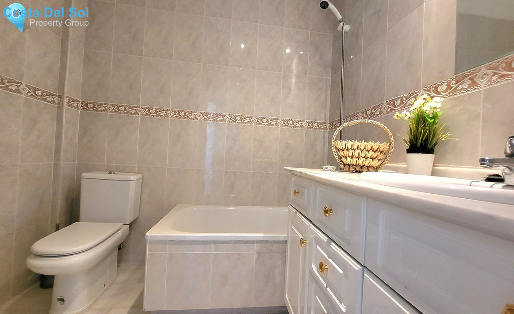 Middle Floor Apartment in Estepona-1406900