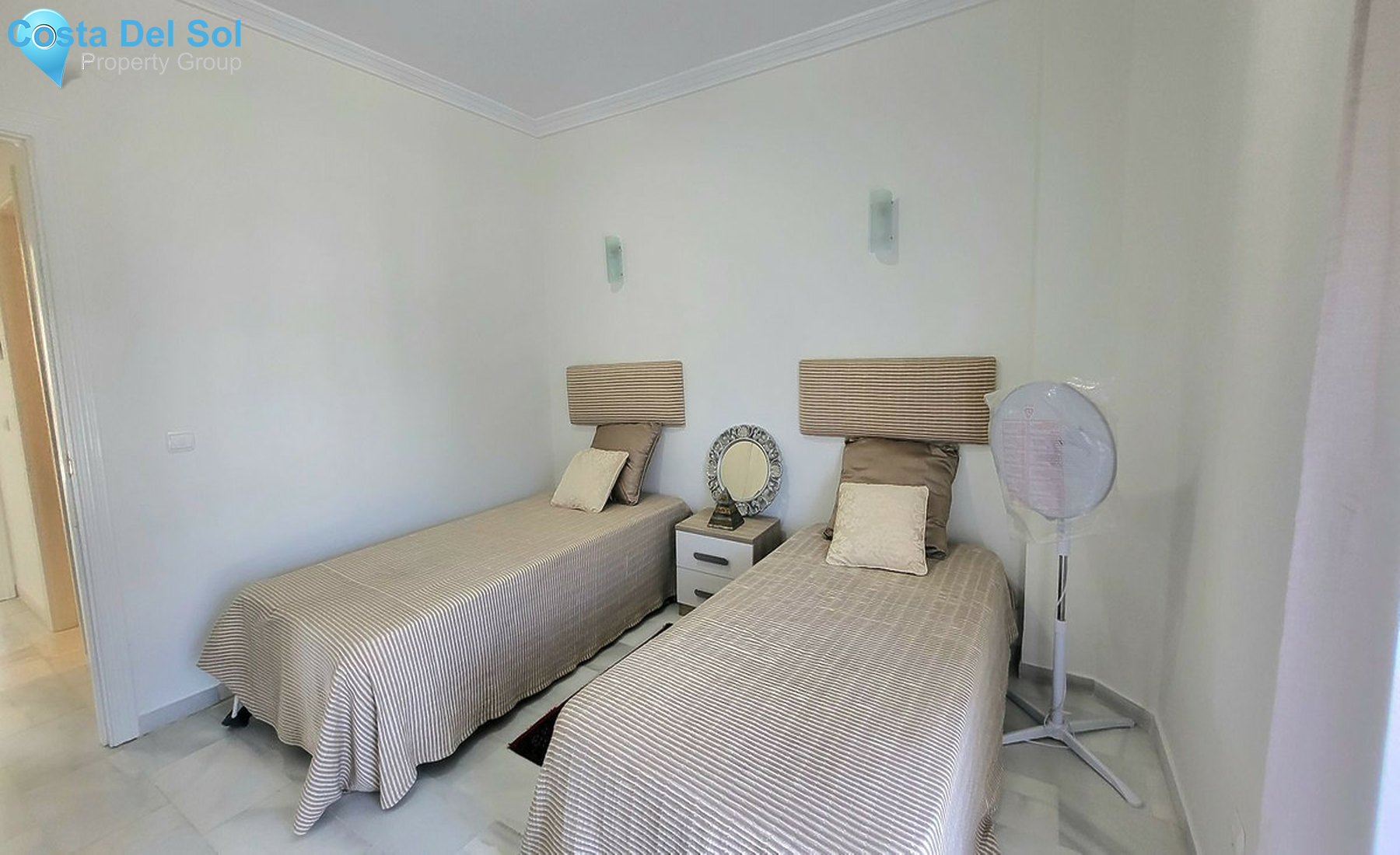 Middle Floor Apartment in Estepona-1406902