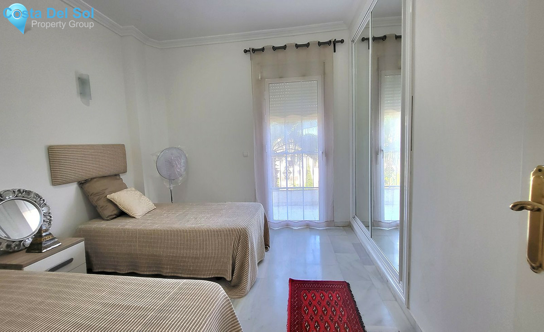 Middle Floor Apartment in Estepona-1406903