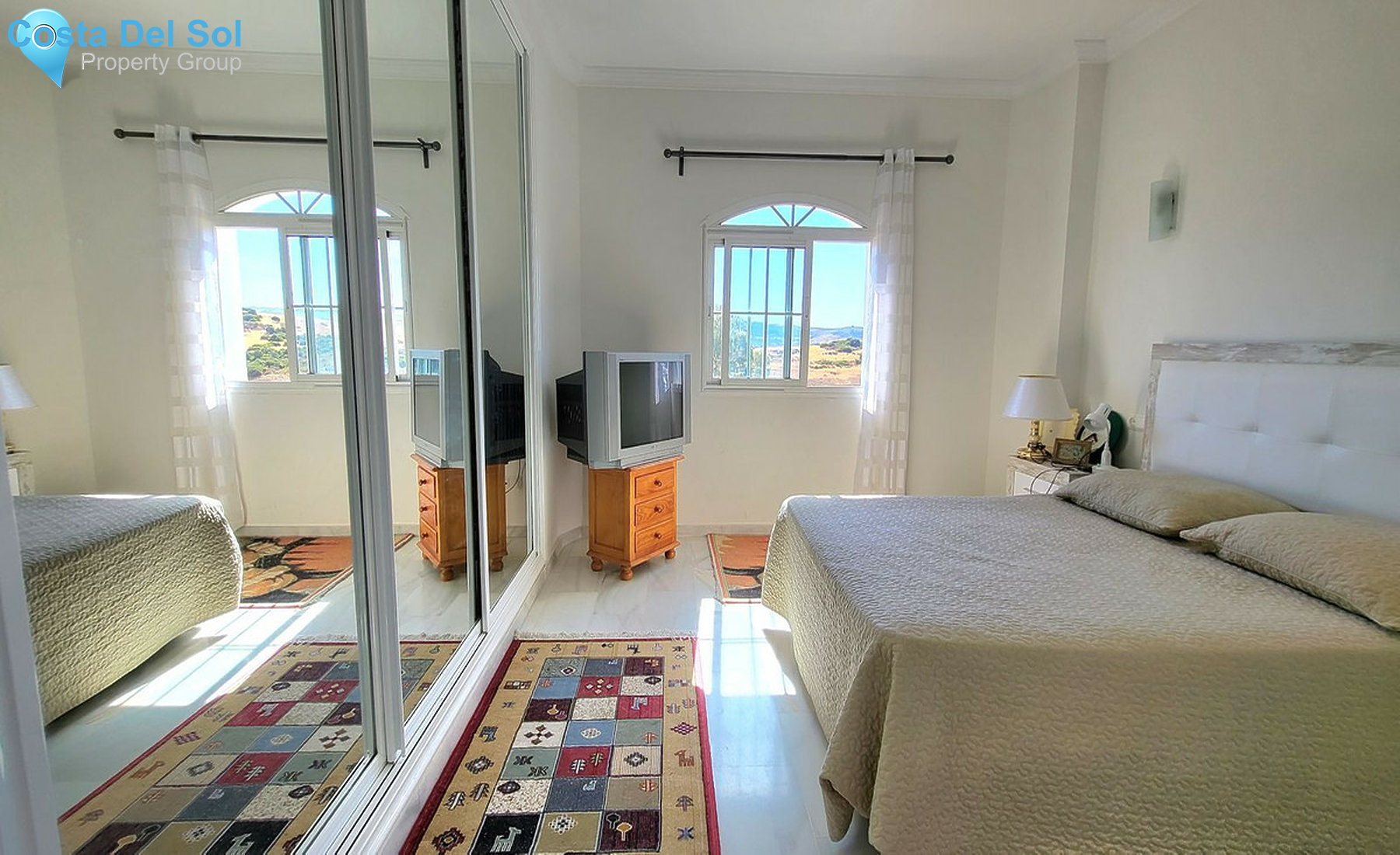 Middle Floor Apartment in Estepona-1406889