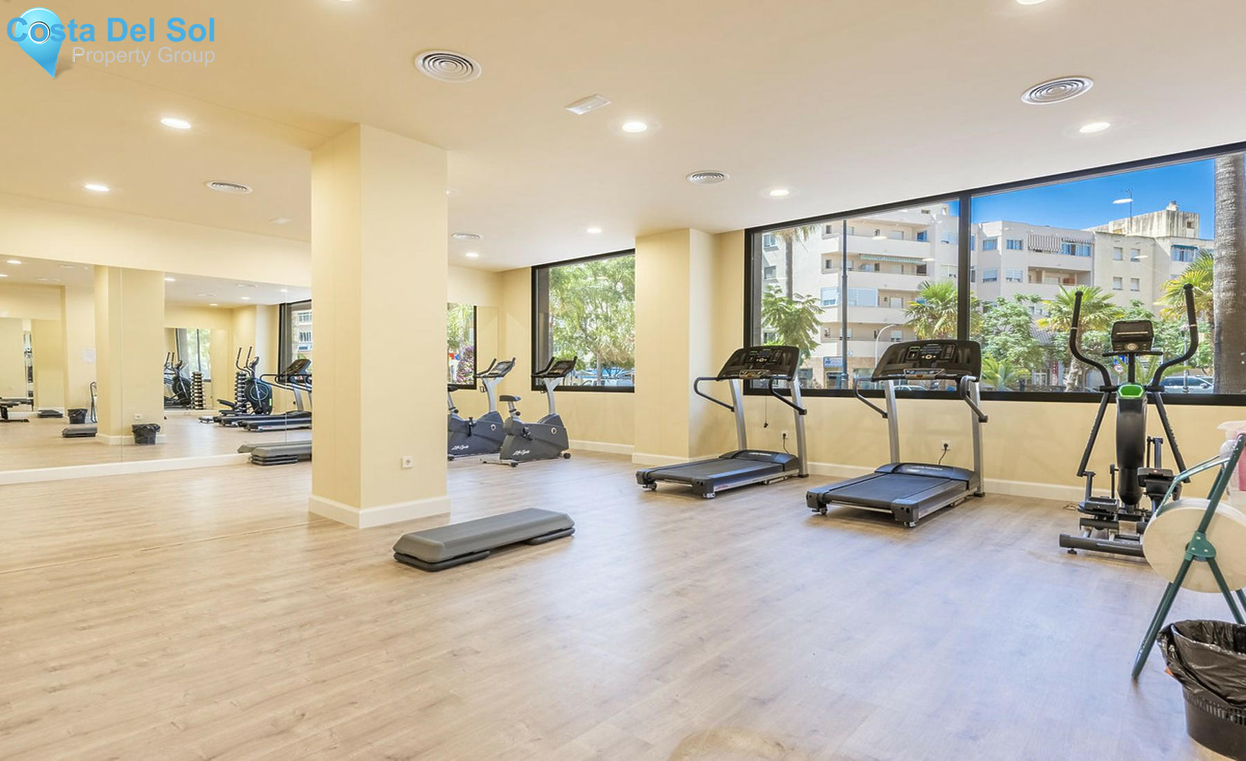 Middle Floor Apartment in Estepona-1407962