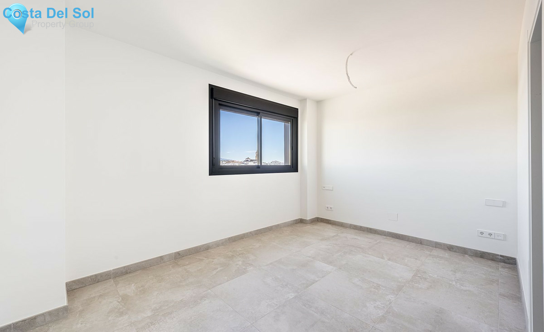 Middle Floor Apartment in Estepona-1407959