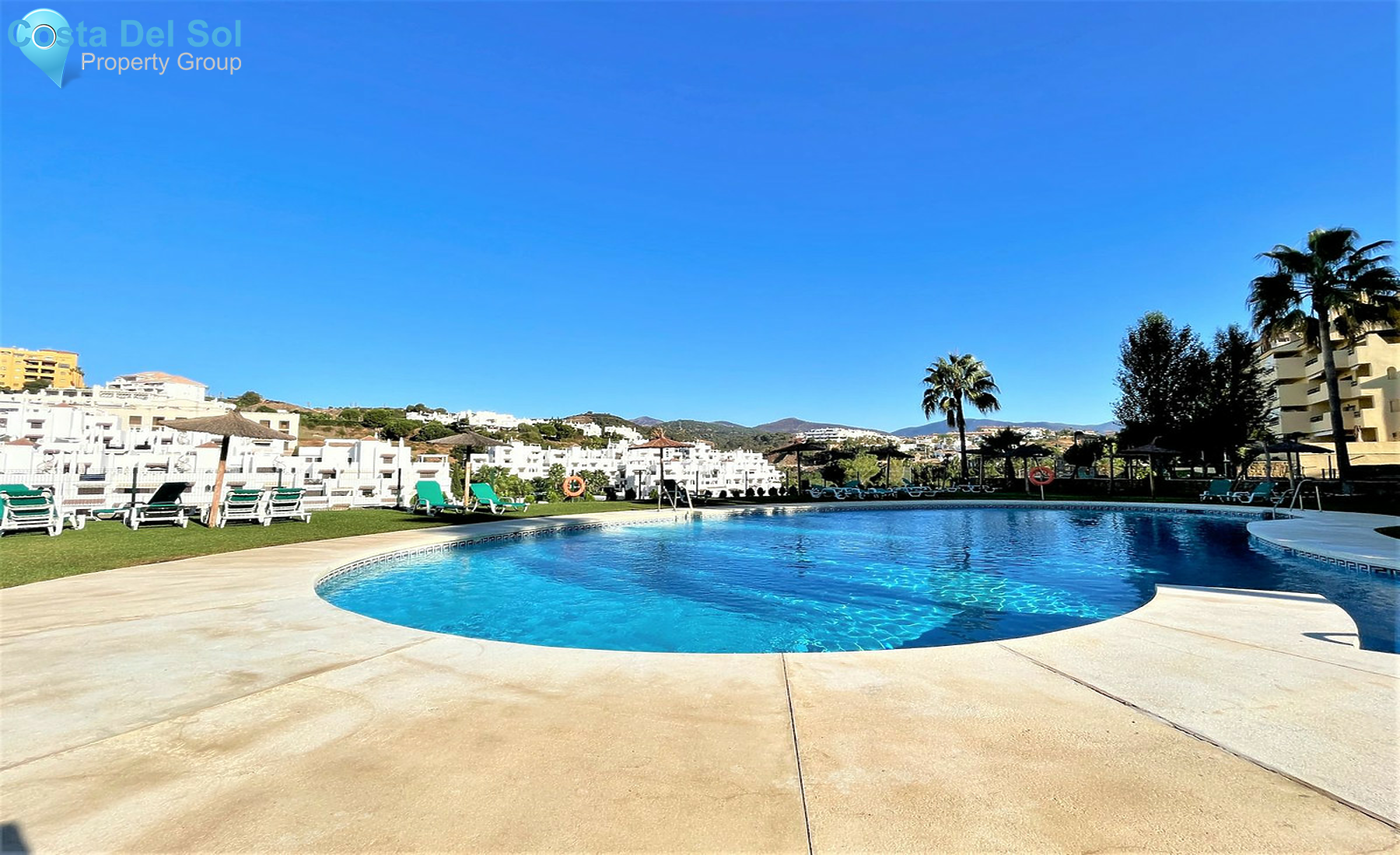 Middle Floor Apartment in Estepona