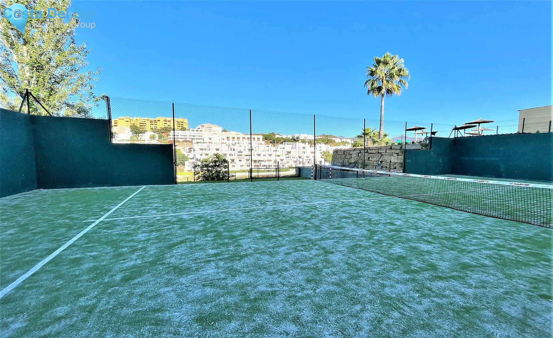 Middle Floor Apartment in Estepona-1410087