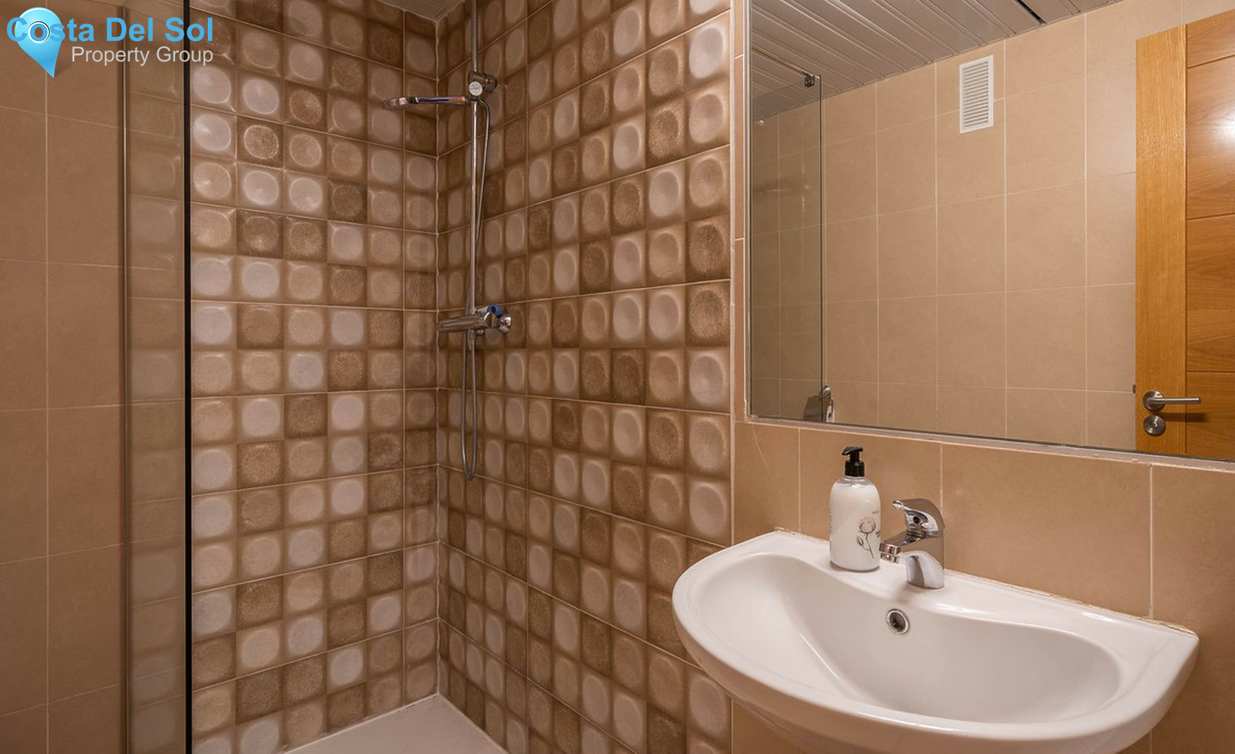 Middle Floor Apartment in Estepona-1410835
