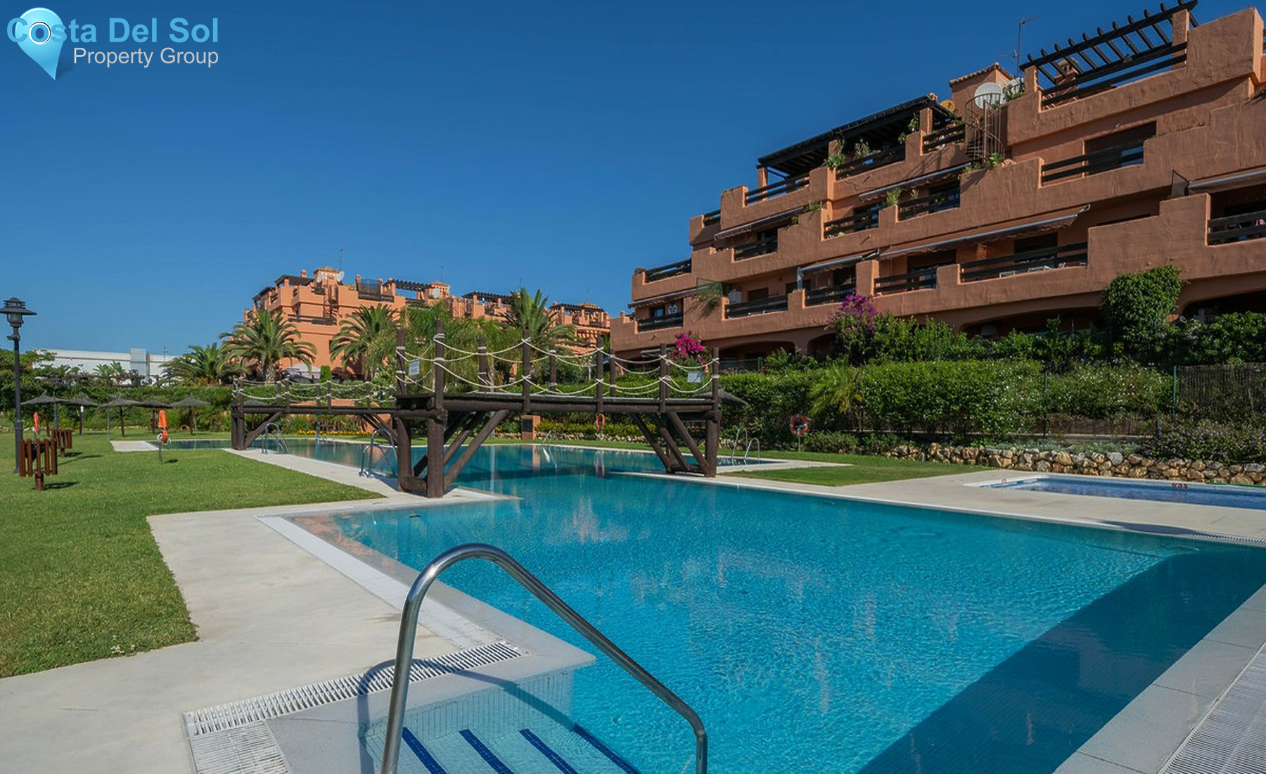 Middle Floor Apartment in Estepona-1410838